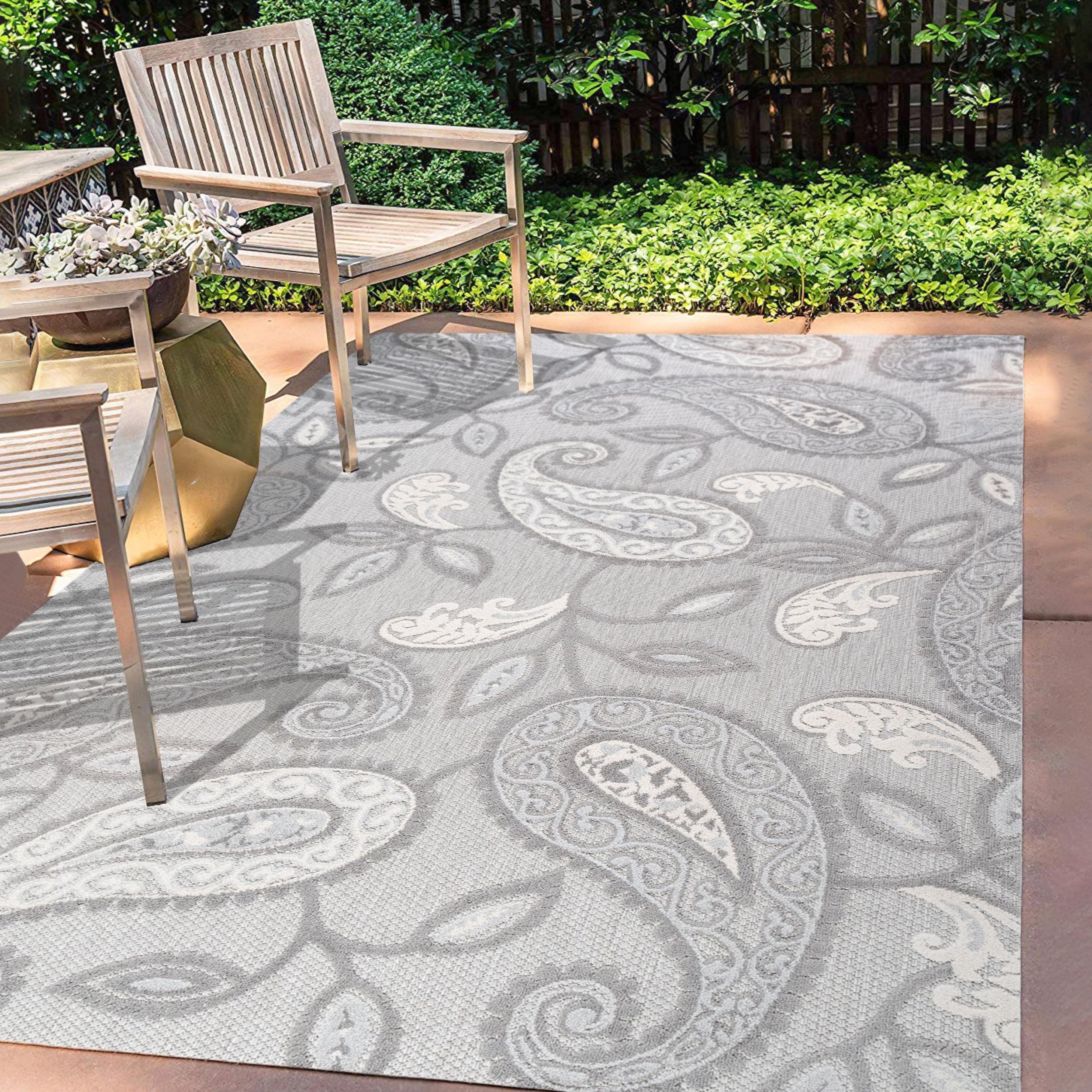 4'x6' Julien Paisley High-Low Indoor/Outdoor Area Rug, Light Gray - JONATHAN Y