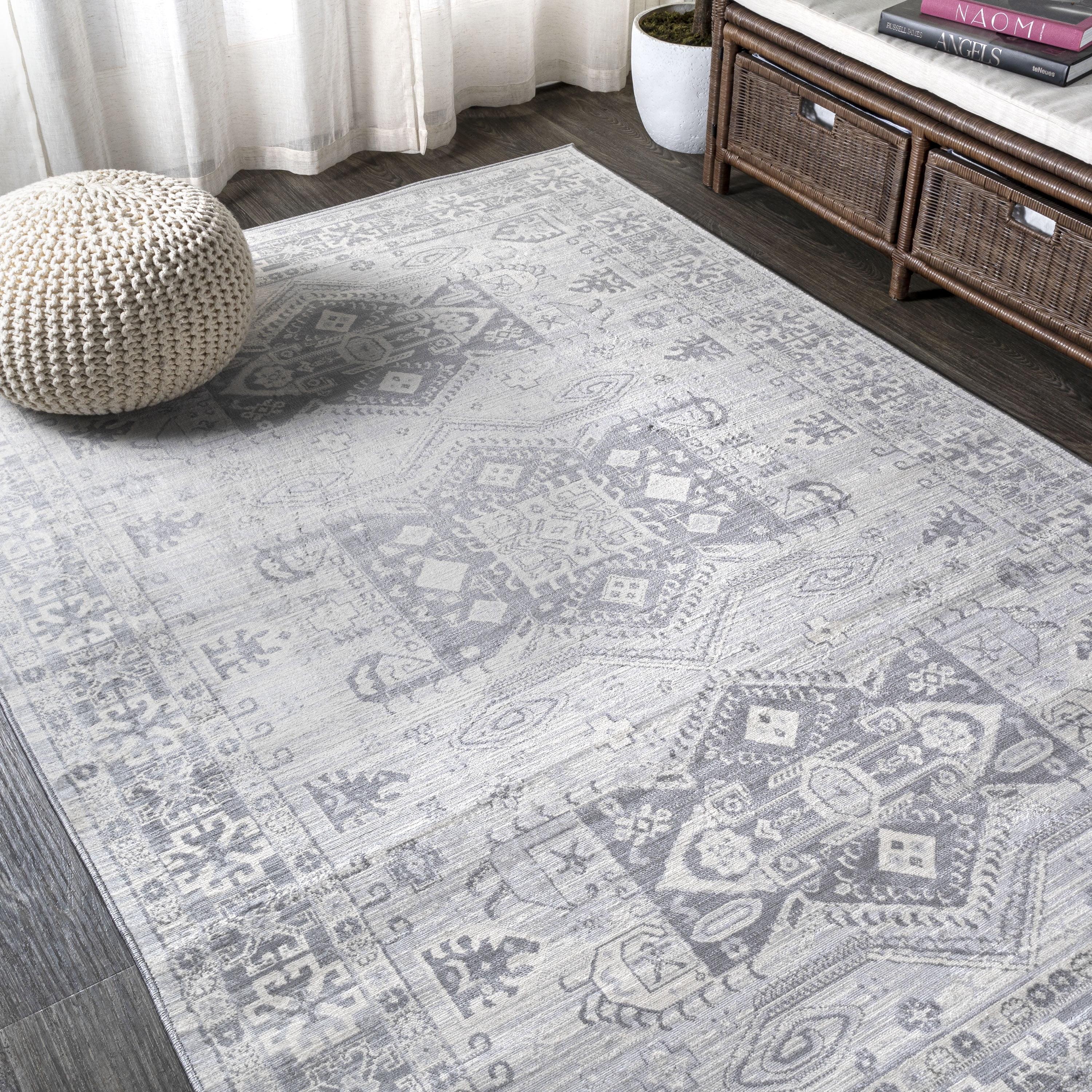 4'x6' Modern Persian Vintage Medallion Area Rug, Light Gray - JONATHAN Y