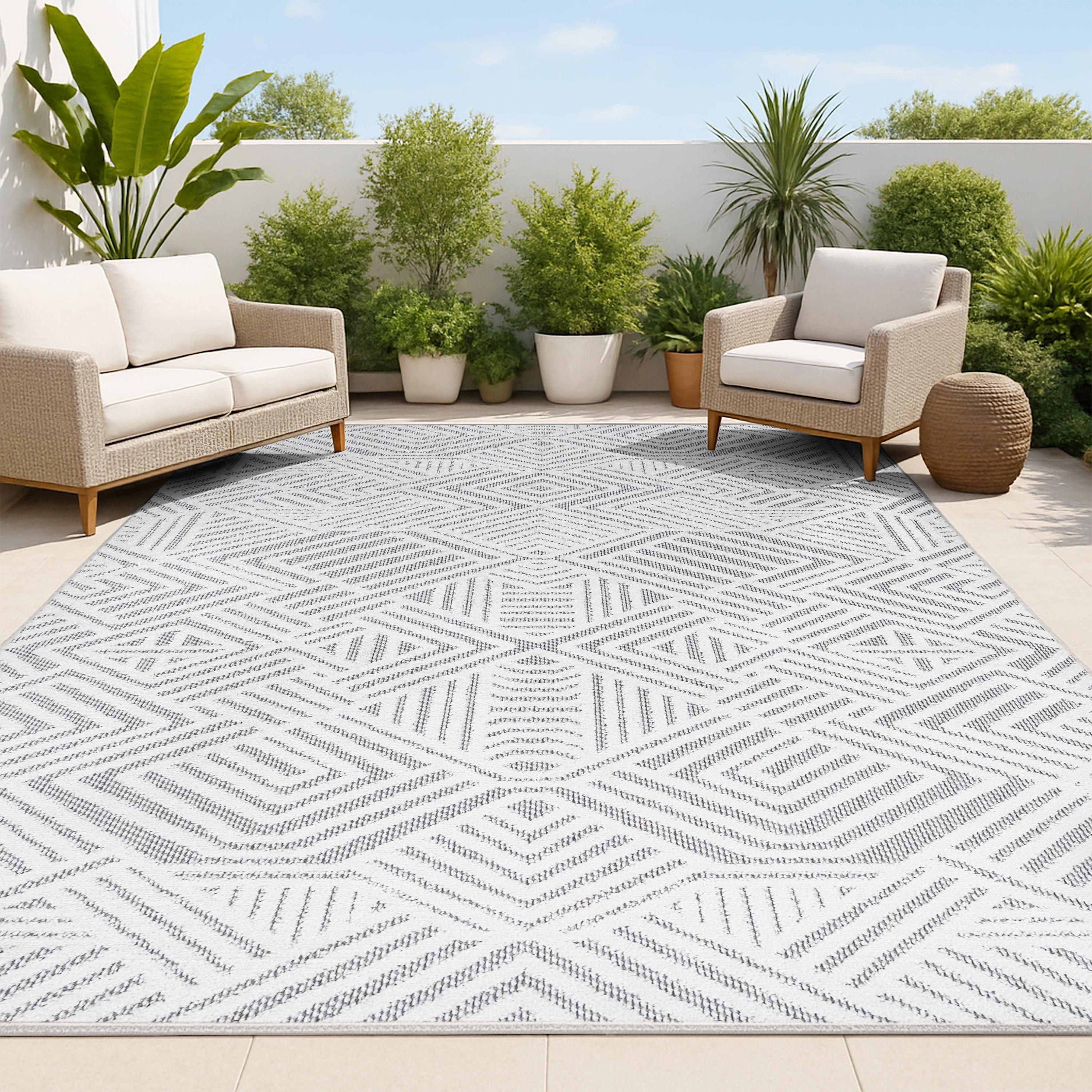 4'x6' Jordan High-Low Pile Art Deco Geometric Indoor/Outdoor Area Rug, White/Black - JONATHAN Y