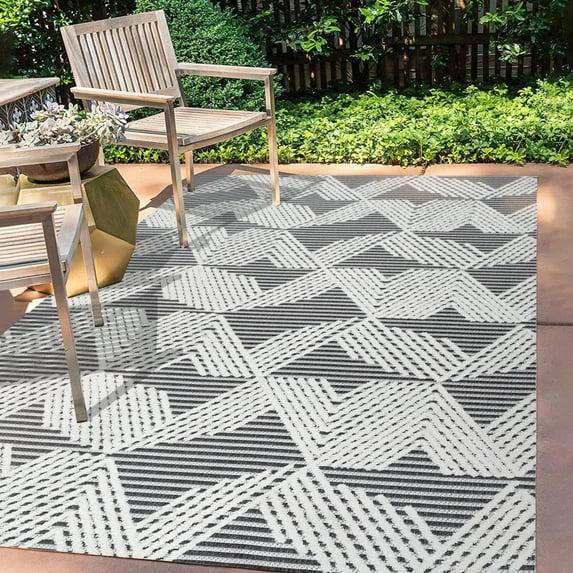 4'x6' Jazz High-Low Pile Art Deco Geometric Indoor/Outdoor Area Rug, Black/Ivory - JONATHAN Y