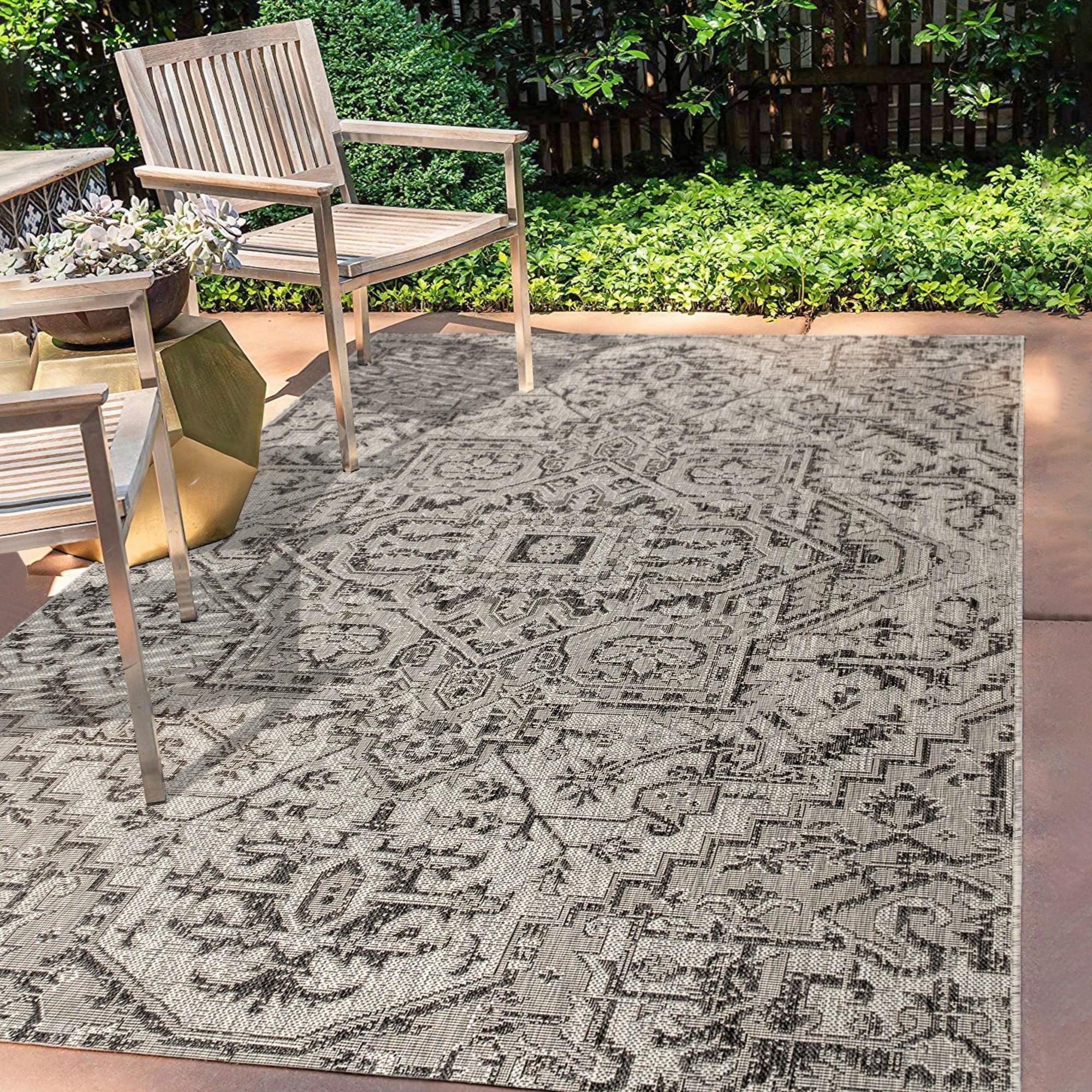4'x6' Estrella Bohemian Medallion Textured Weave Indoor/Outdoor Area Rug, Black/Gray - JONATHAN Y