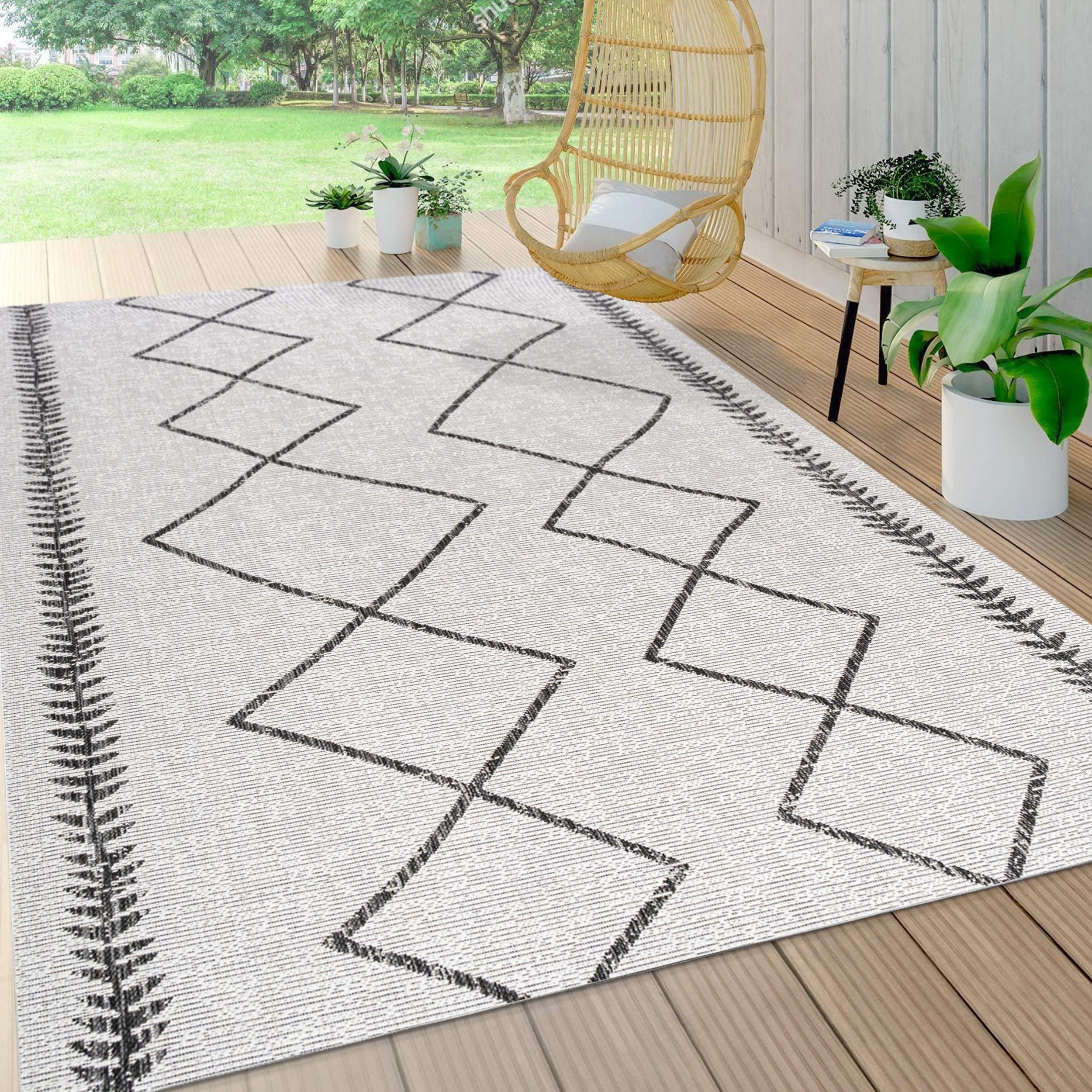 5'x8' Derya  Diamond Trellis Indoor/Outdoor Area Rug, Ivory/Black - JONATHAN Y