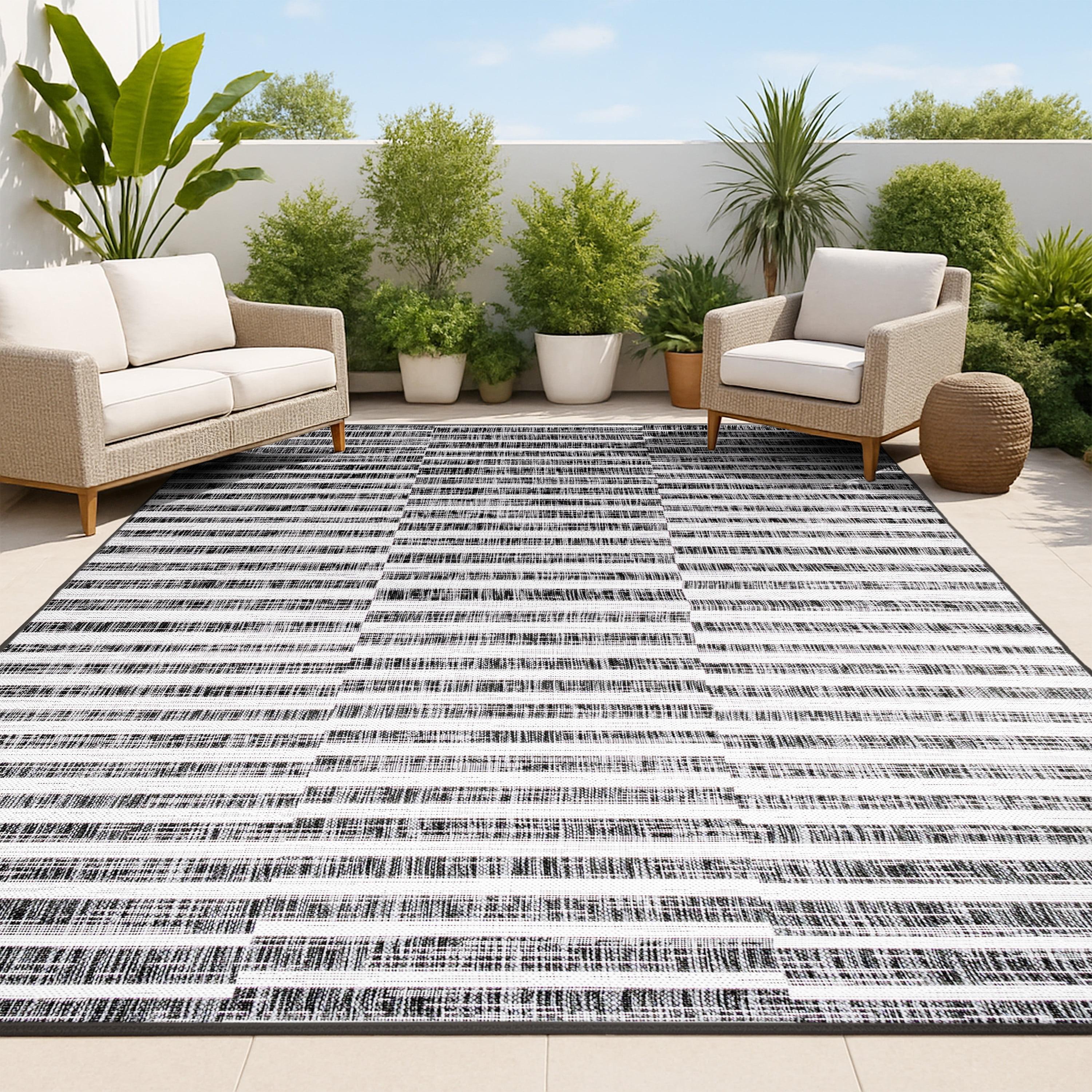 8'x10' Sukie Modern Offset Stripe Indoor/Outdoor Area Rug, Black/Ivory - JONATHAN Y