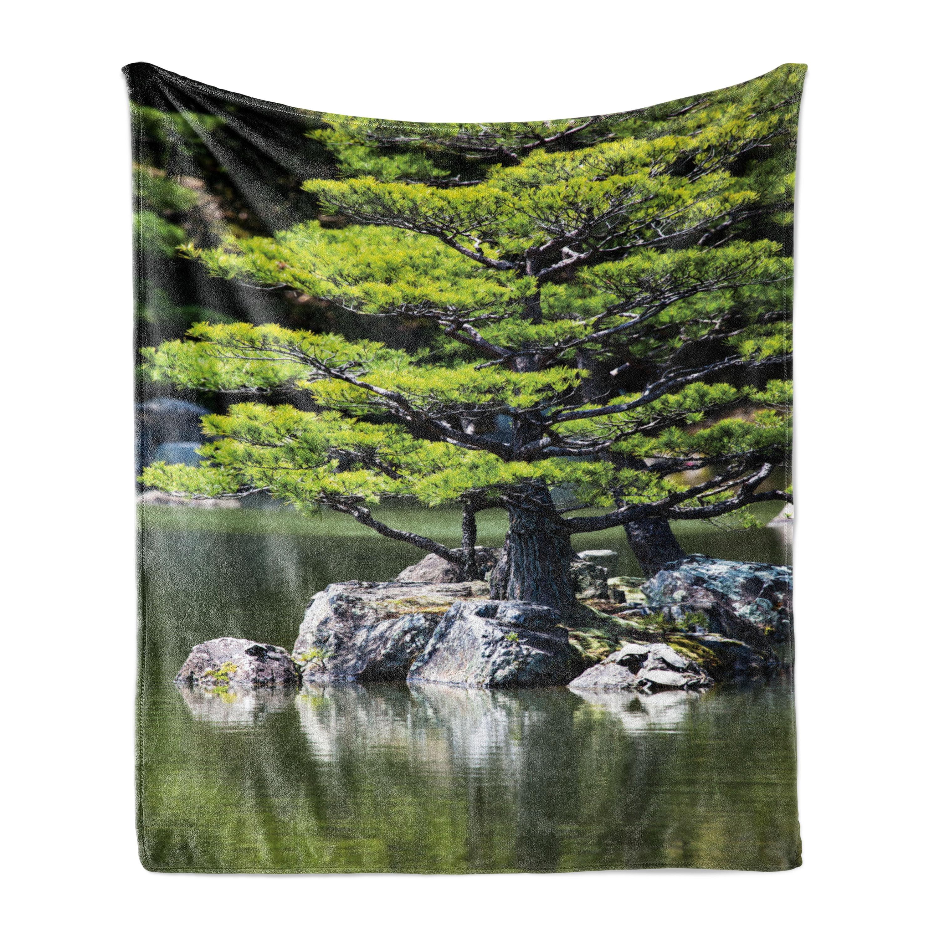 Green Japanese Pine Tree Fleece Throw Blanket, 50" x 70"