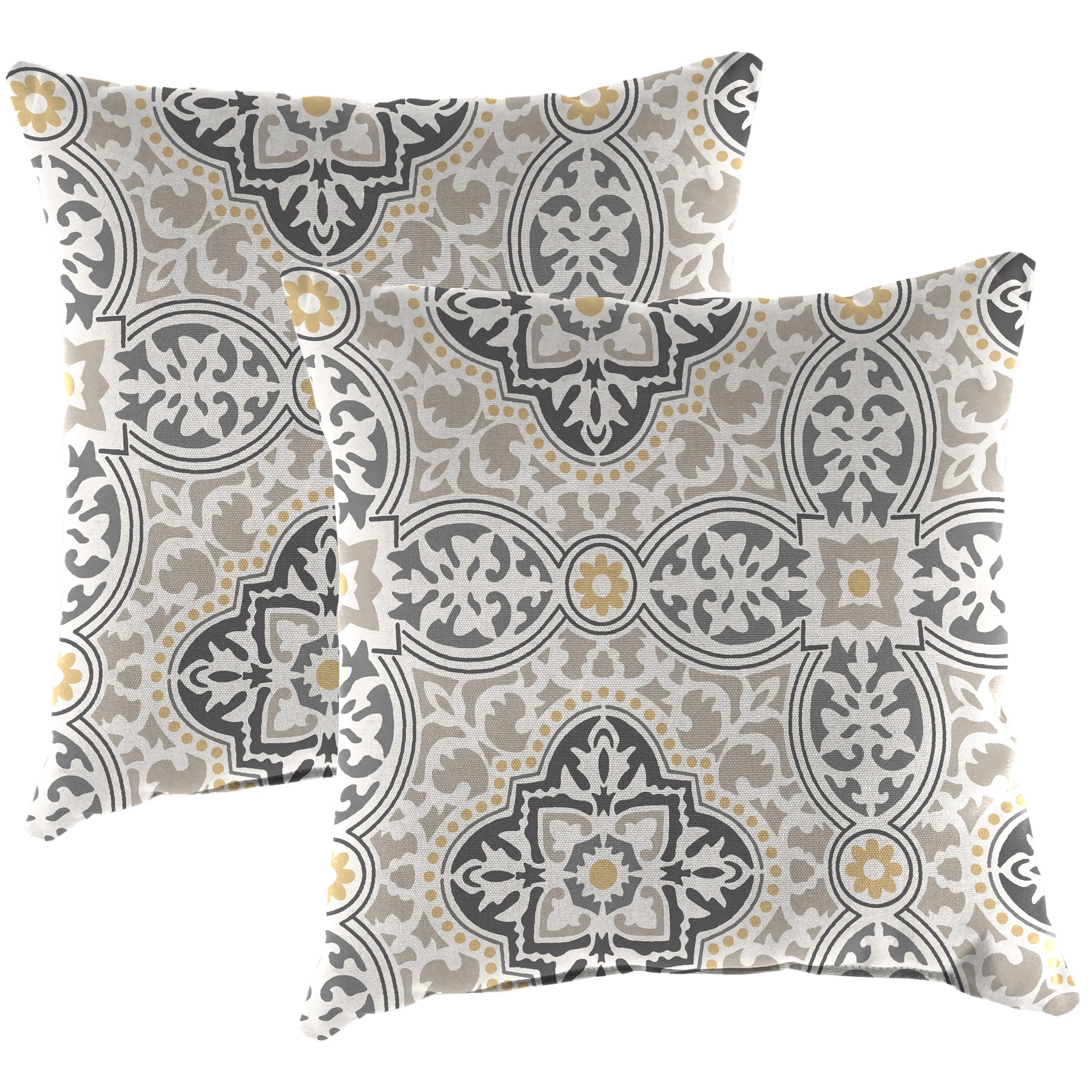 Rave Grey Quatrefoil Pattern Outdoor Throw Pillow Set