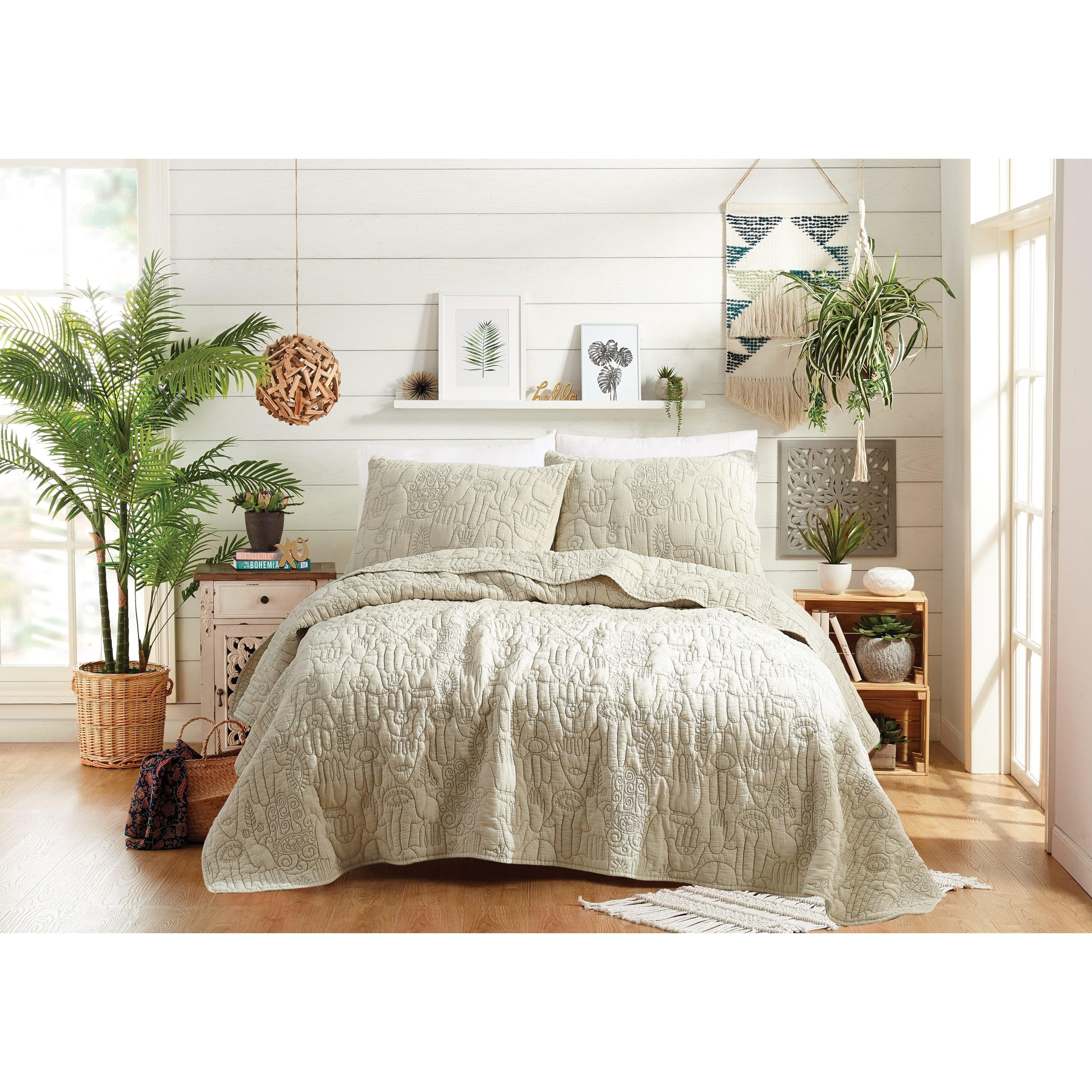 Jungalow Hamsa 3-Piece Embroidered Quilt Set