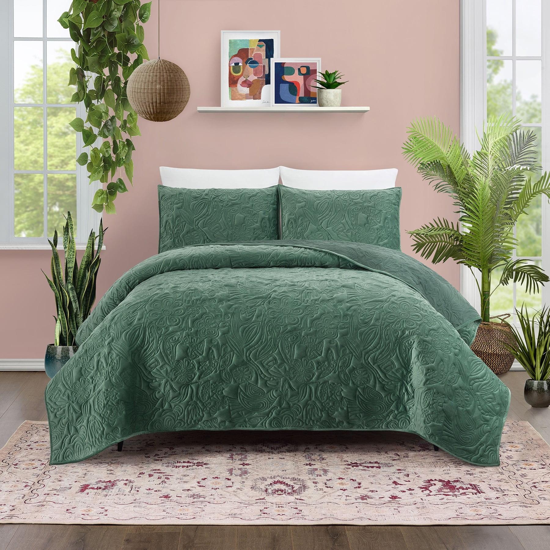 Secret Garden Velvet Quilt Set