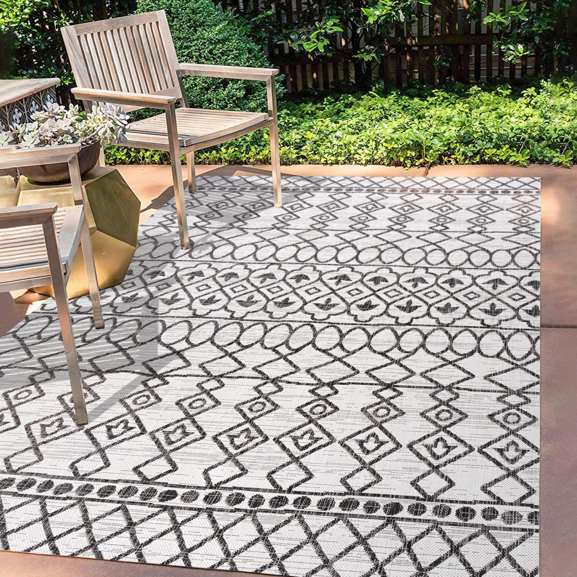 Kafel  Bohemian Indoor/Outdoor Area Rug  - JONATHAN Y