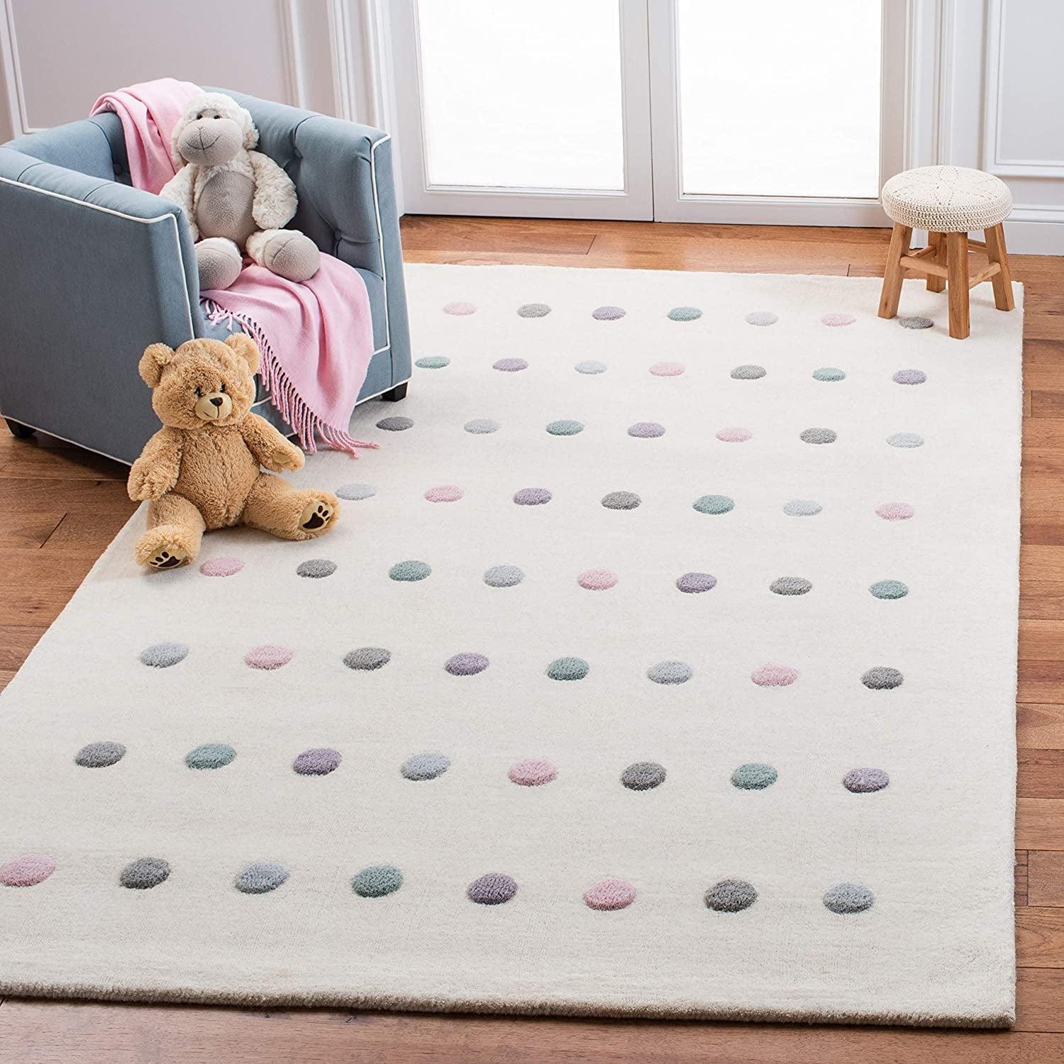 Safavieh Kids SFK805 Hand Loomed Area Rug  - Safavieh