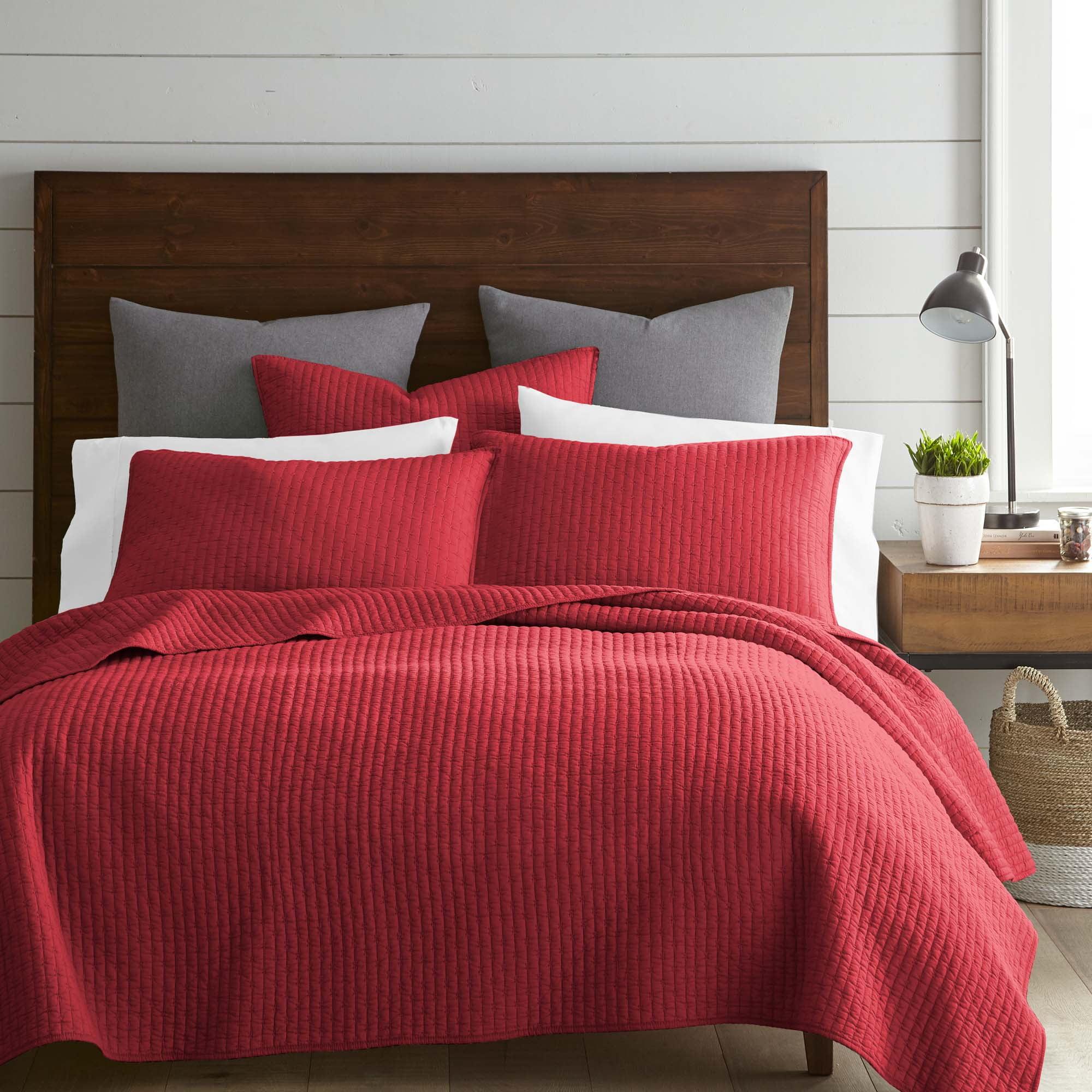 King Red Cotton Reversible Quilt Set with Shams