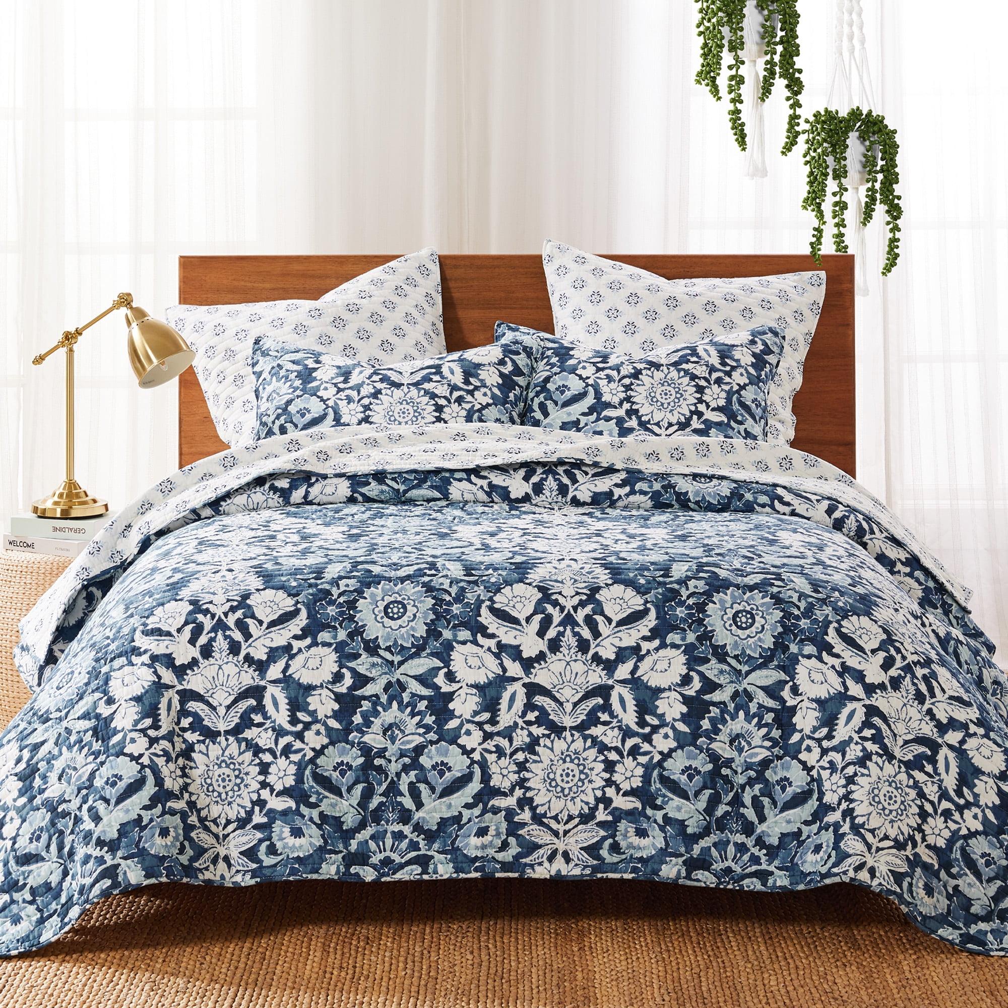 White and Indigo Floral Cotton Twin Quilt Set