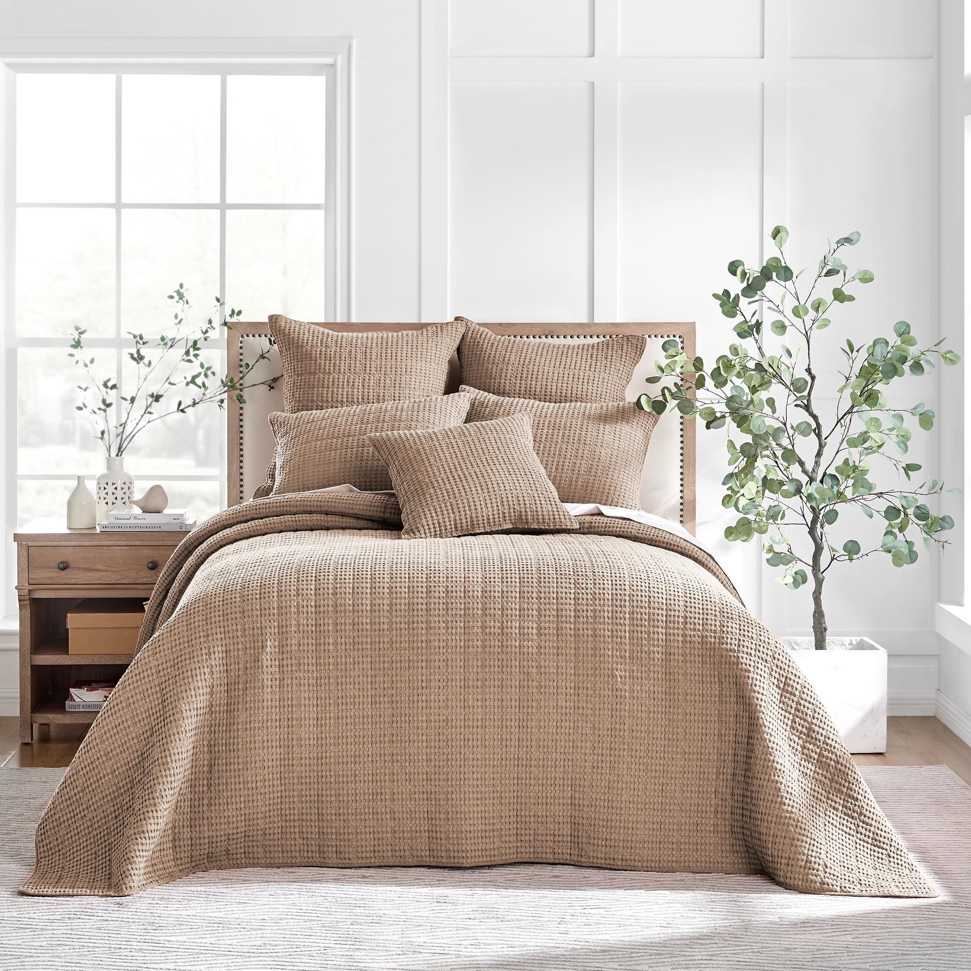 Mills Waffle Blush Bedspread Set - Queen Bedspread and Two Standard Pillow Shams - Levtex Home