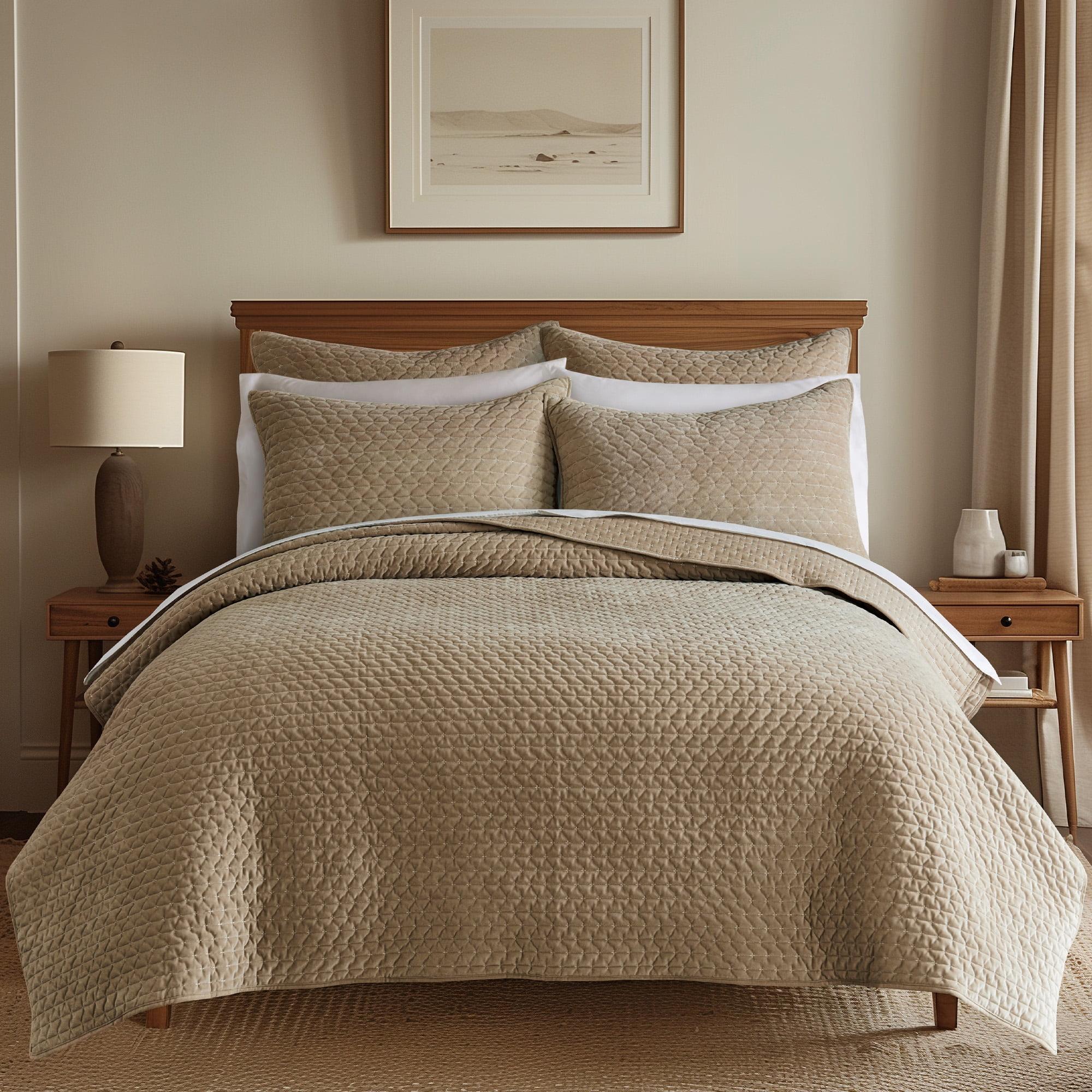 Velvet Stitch Taupe with White Full/Queen Quilt Set - Levtex Home