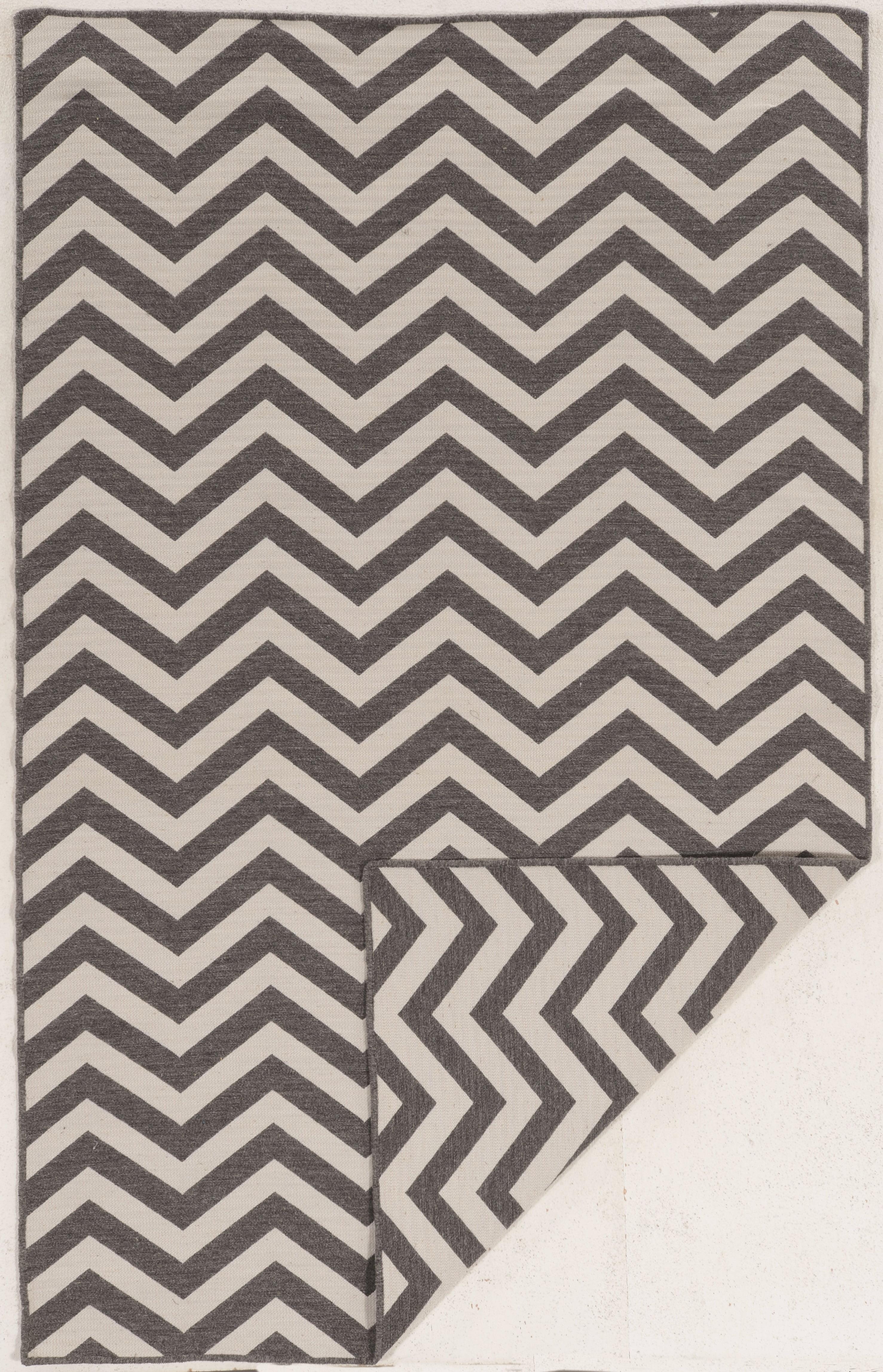 Linon Salonika Chevron Reversible Woven Wool 5'x8' Rug in Gray