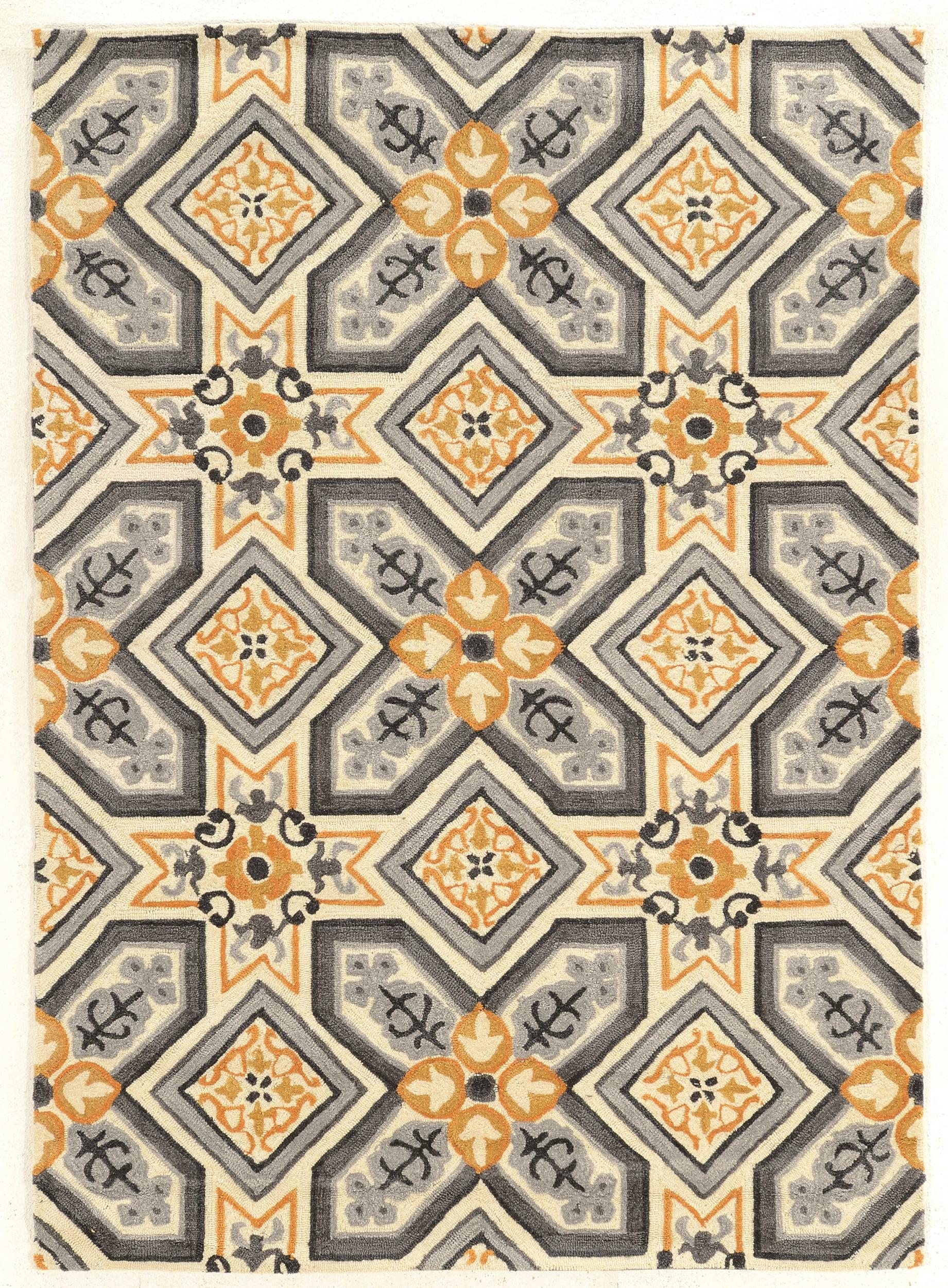 Gray and Gold Hand Tufted Synthetic 5' x 7' Rug