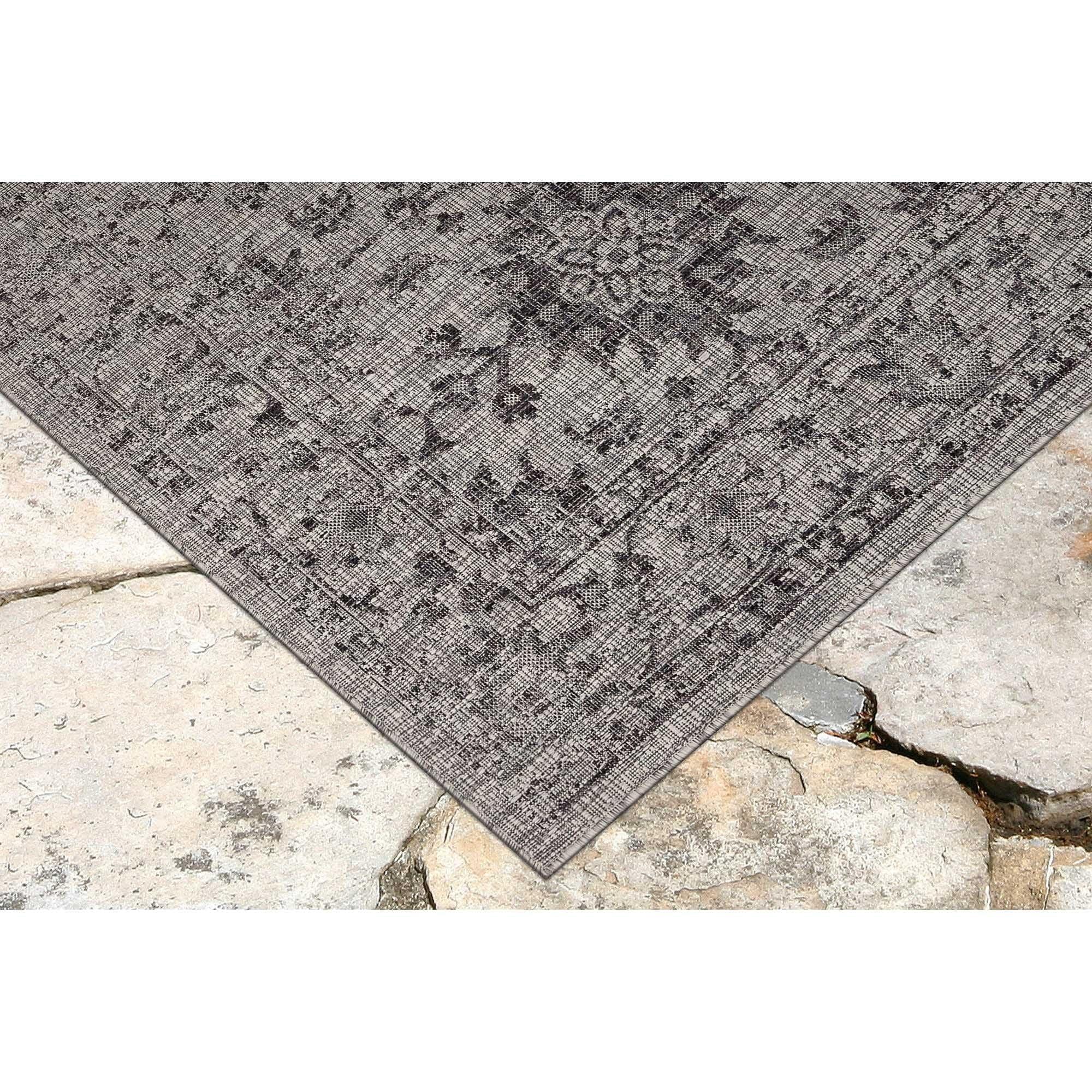 Liora Manne Carmel Vintage Floral Indoor/Outdoor Rug Black 1'11" x 7'6"