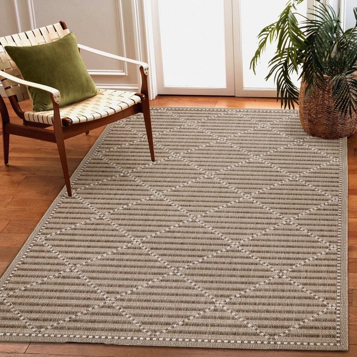 Liora Manne Malibu Checker Diamond Indoor/Outdoor Rug Neutral 1'11" x 7'6"