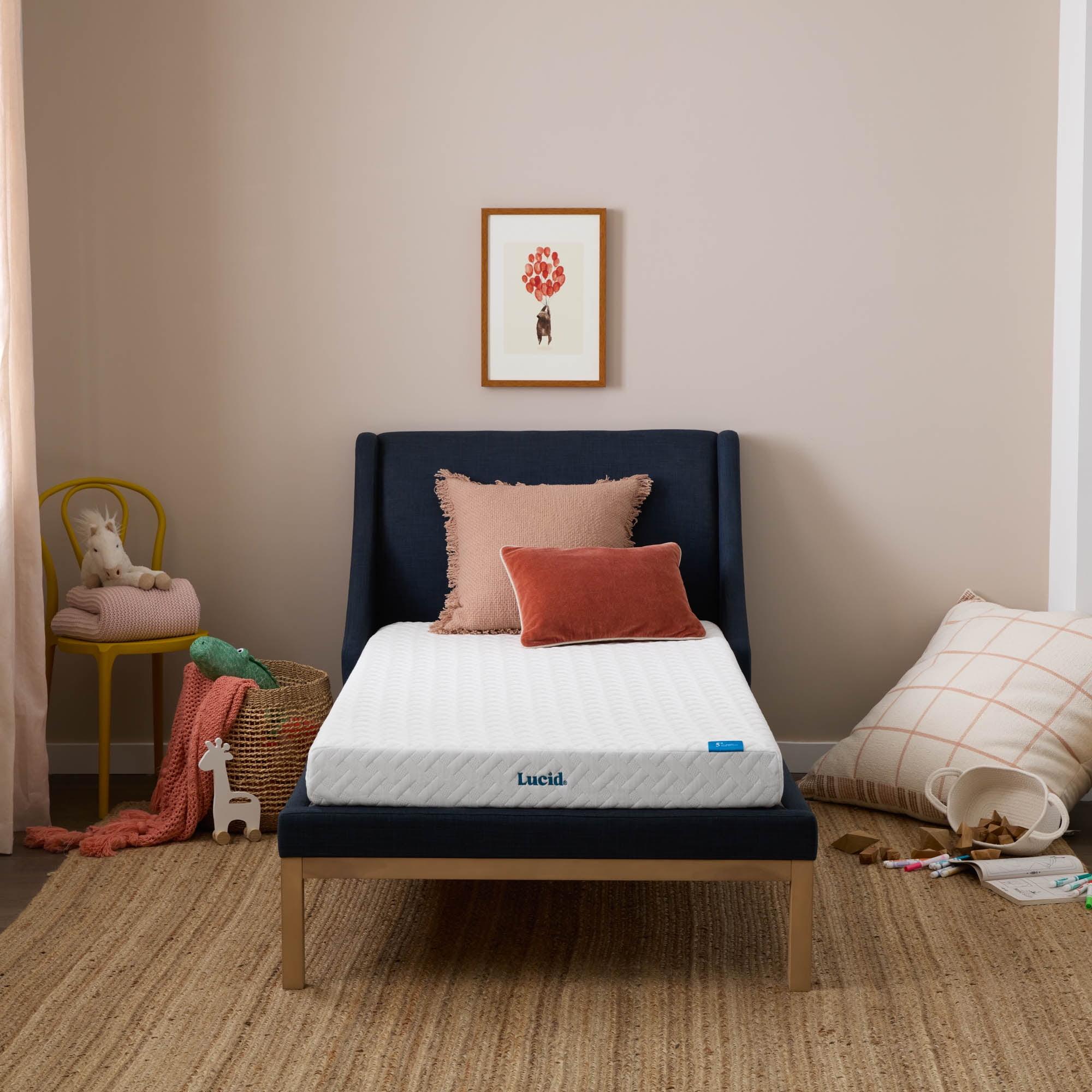 Lucid 5" White Gel Memory Foam Queen Mattress