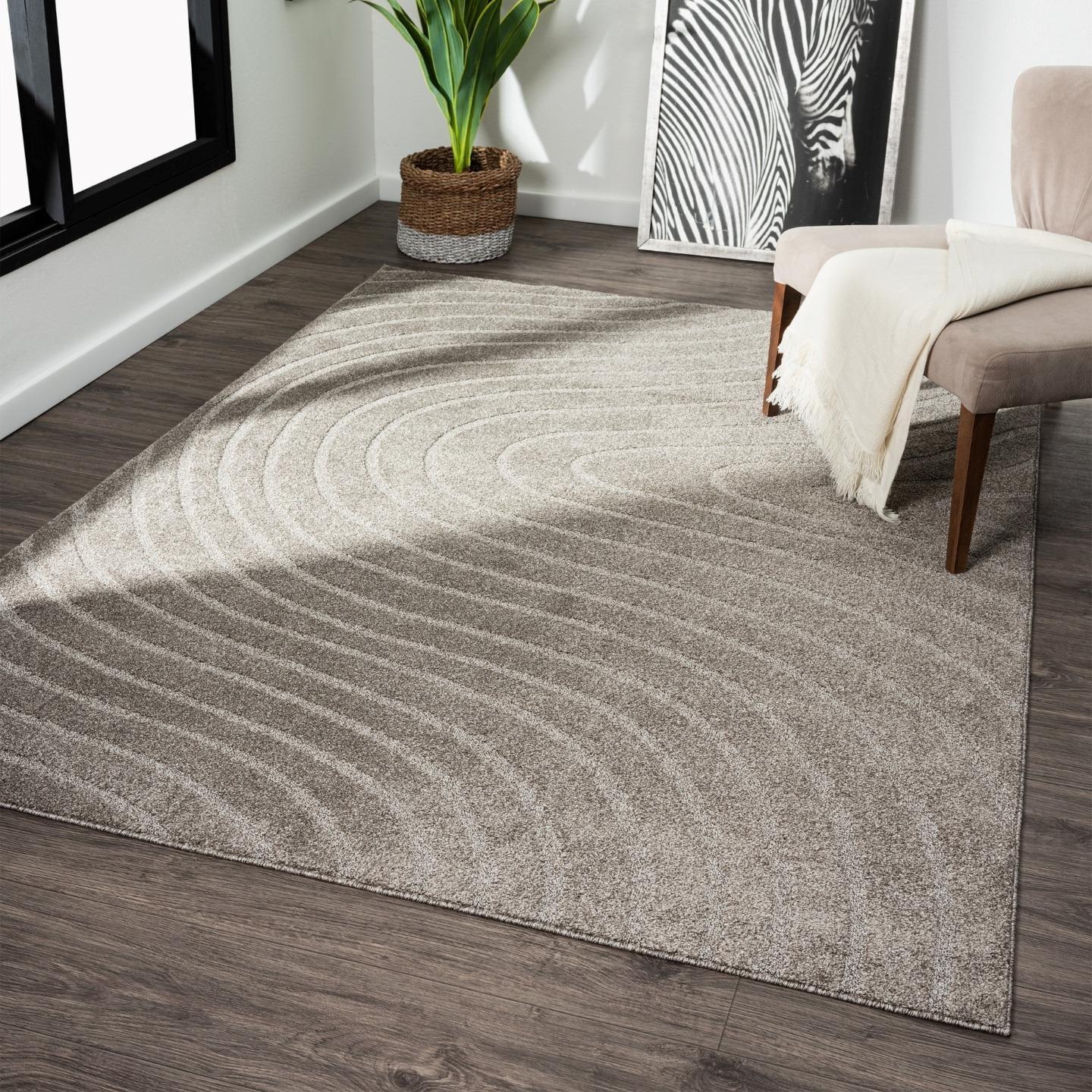 Taupe Geometric Synthetic 5' x 7' Easy-Care Area Rug