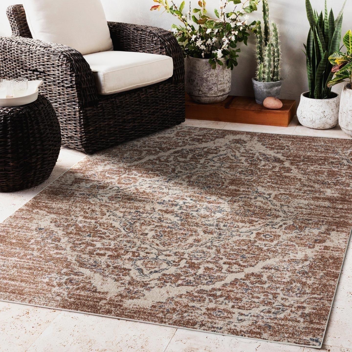 Luxe Weavers Victoria Collection Beige 5x7 Floral Area Rug