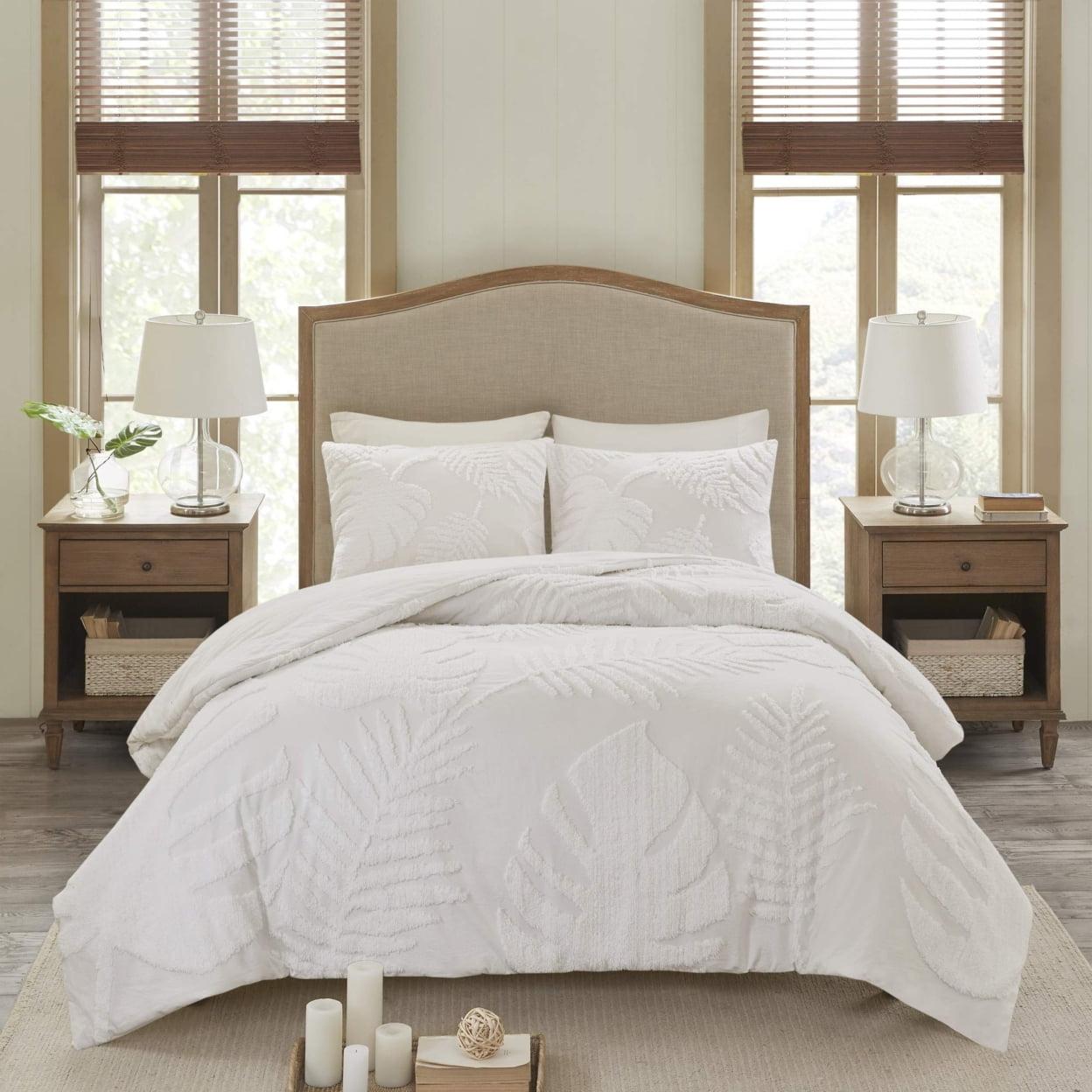 Full White Cotton Tufted Palm Comforter Set