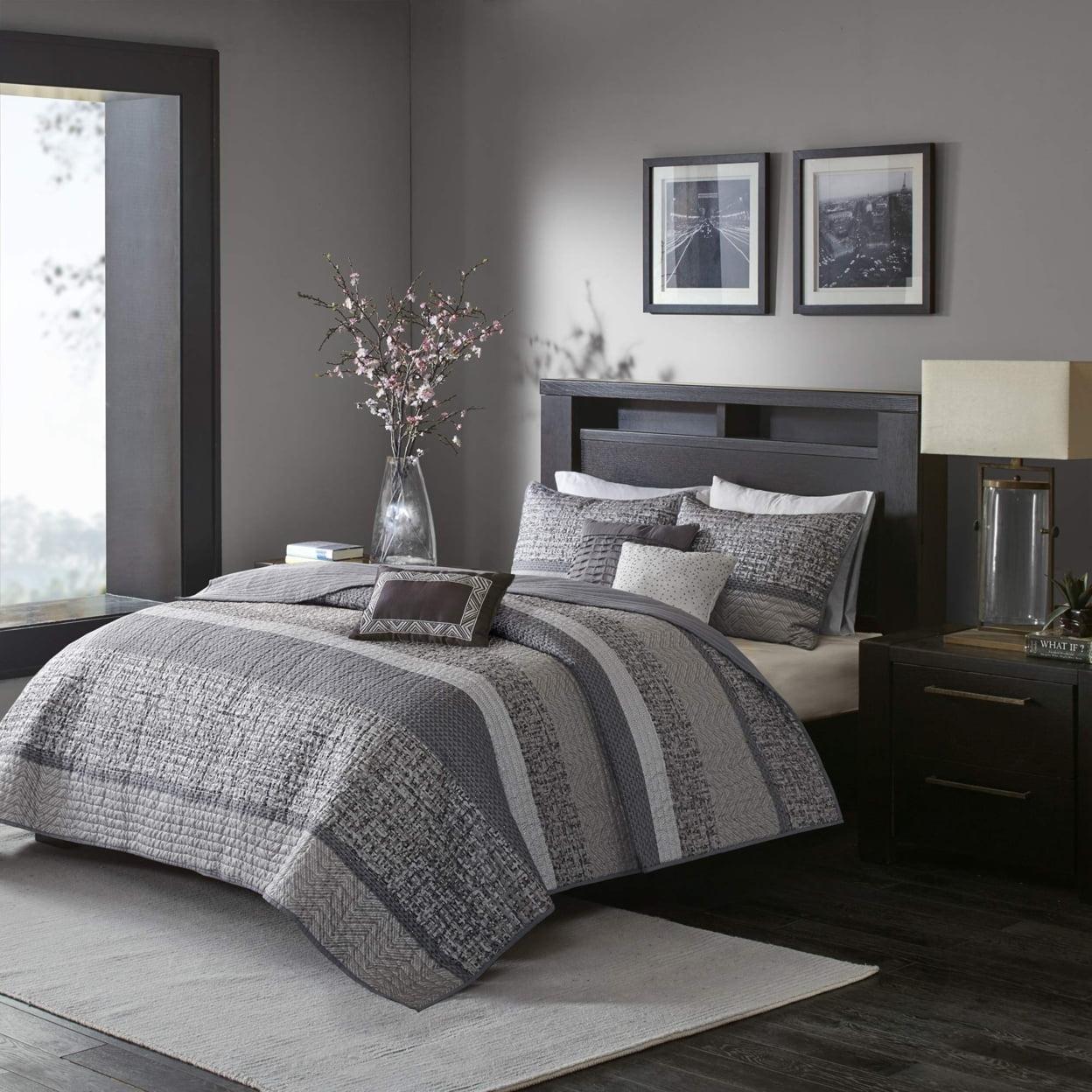 Full/Queen Gray Taupe Reversible Jacquard Quilt Set