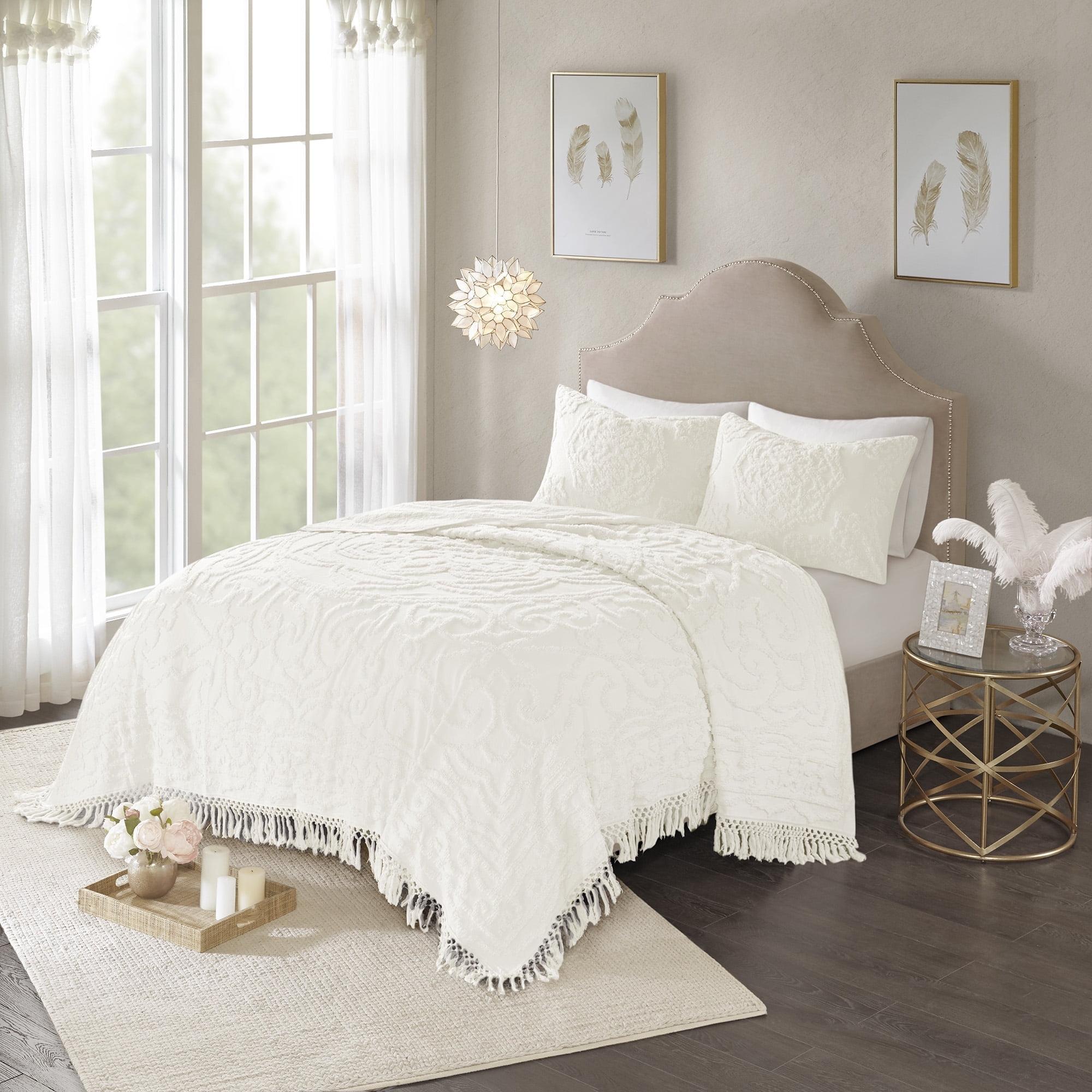 Madison Park Laetitia Tufted Chenille Cotton Medallion Fringe Coverlet Set