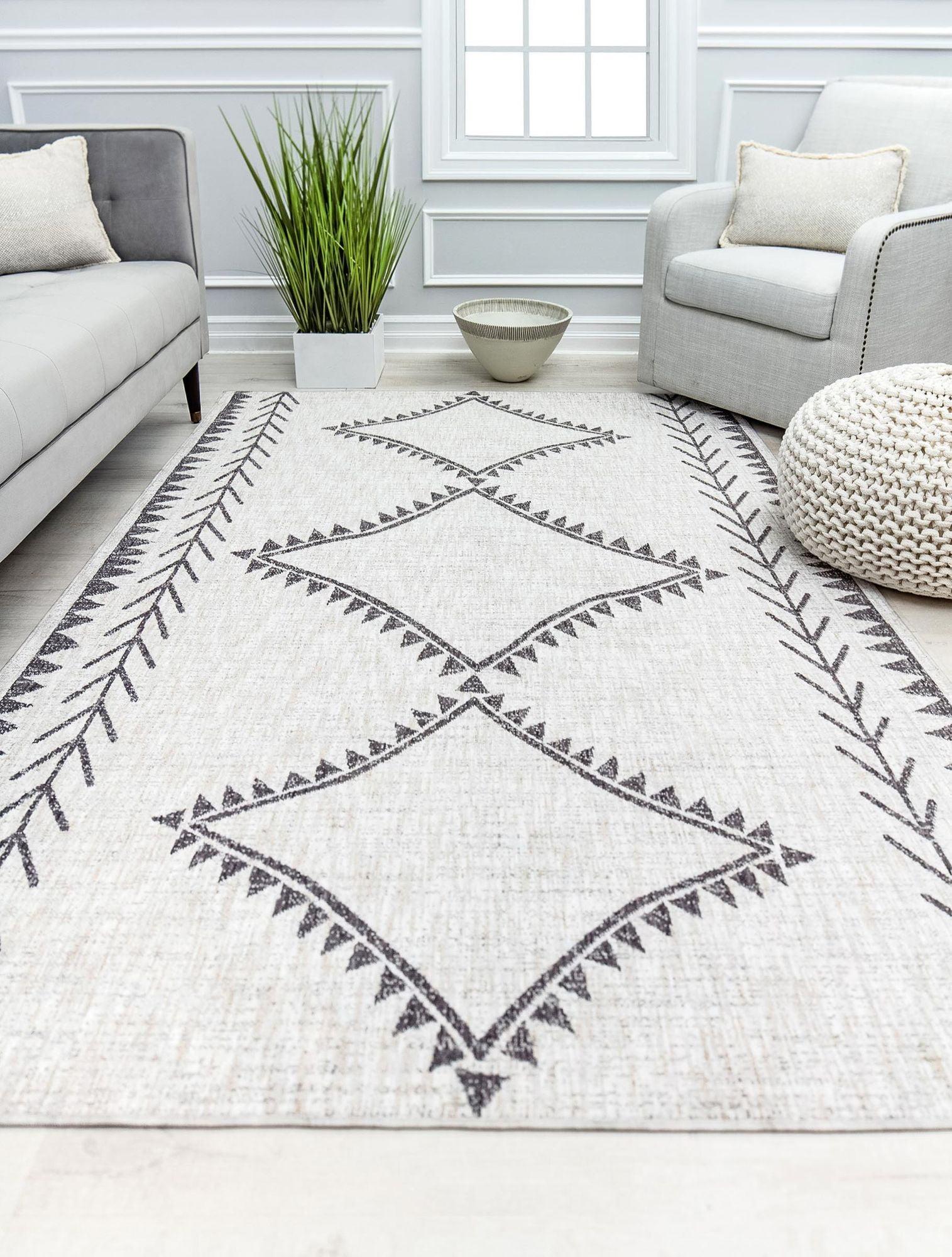 Angelica Gray Abstract Synthetic 5' x 7' Area Rug