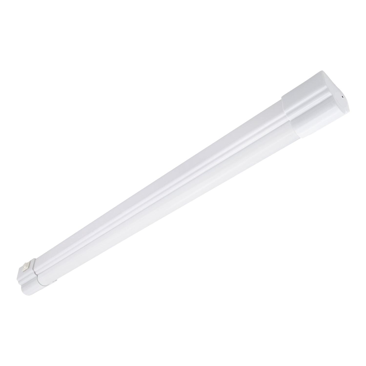Maxxima 18 inch LED Under Cabinet Light 900 Lumens Warm White 3000K White On Off Switch Plug in