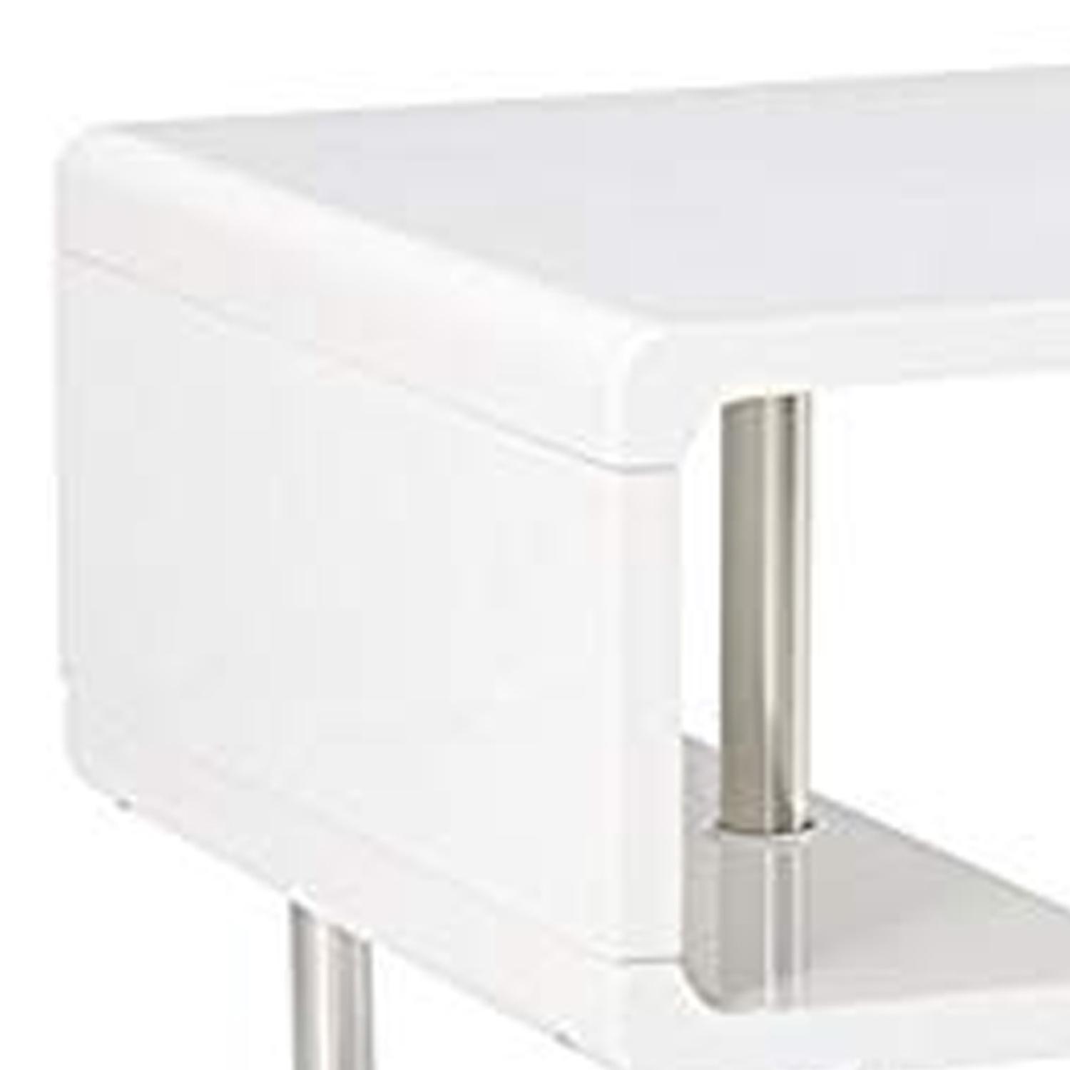 Ninove I Modern White Lacquered Wood & Chrome End Table