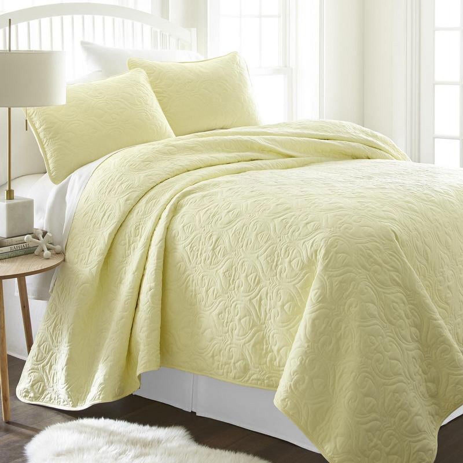 All Season Lightweight Ultra Soft Damask Quilt Set by Simply Soft