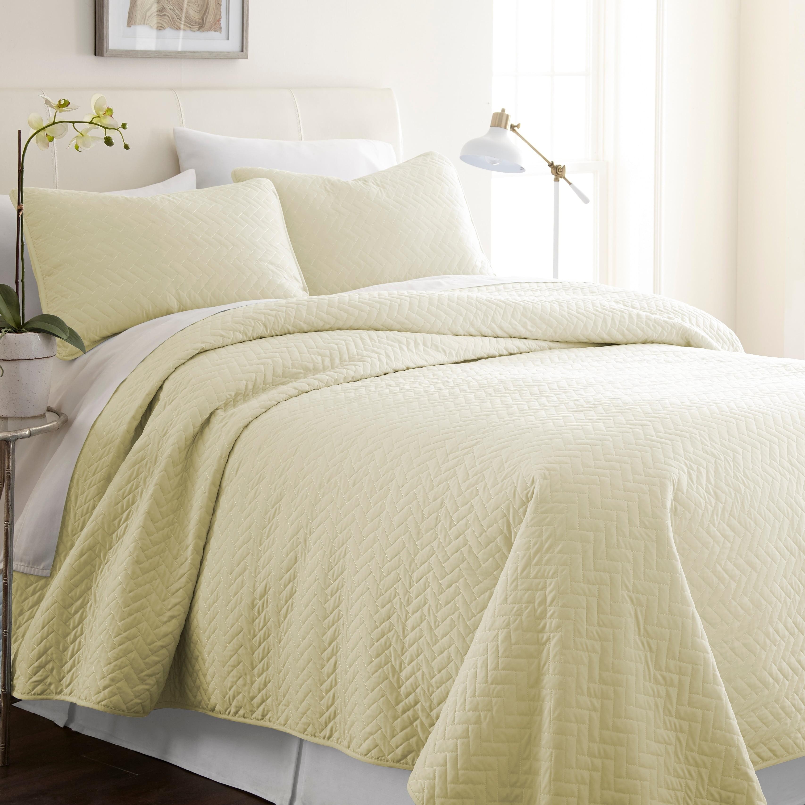 Becky Cameron Antora Microfiber Modern & Contemporary Coverlet / Bedspread Quilt Set