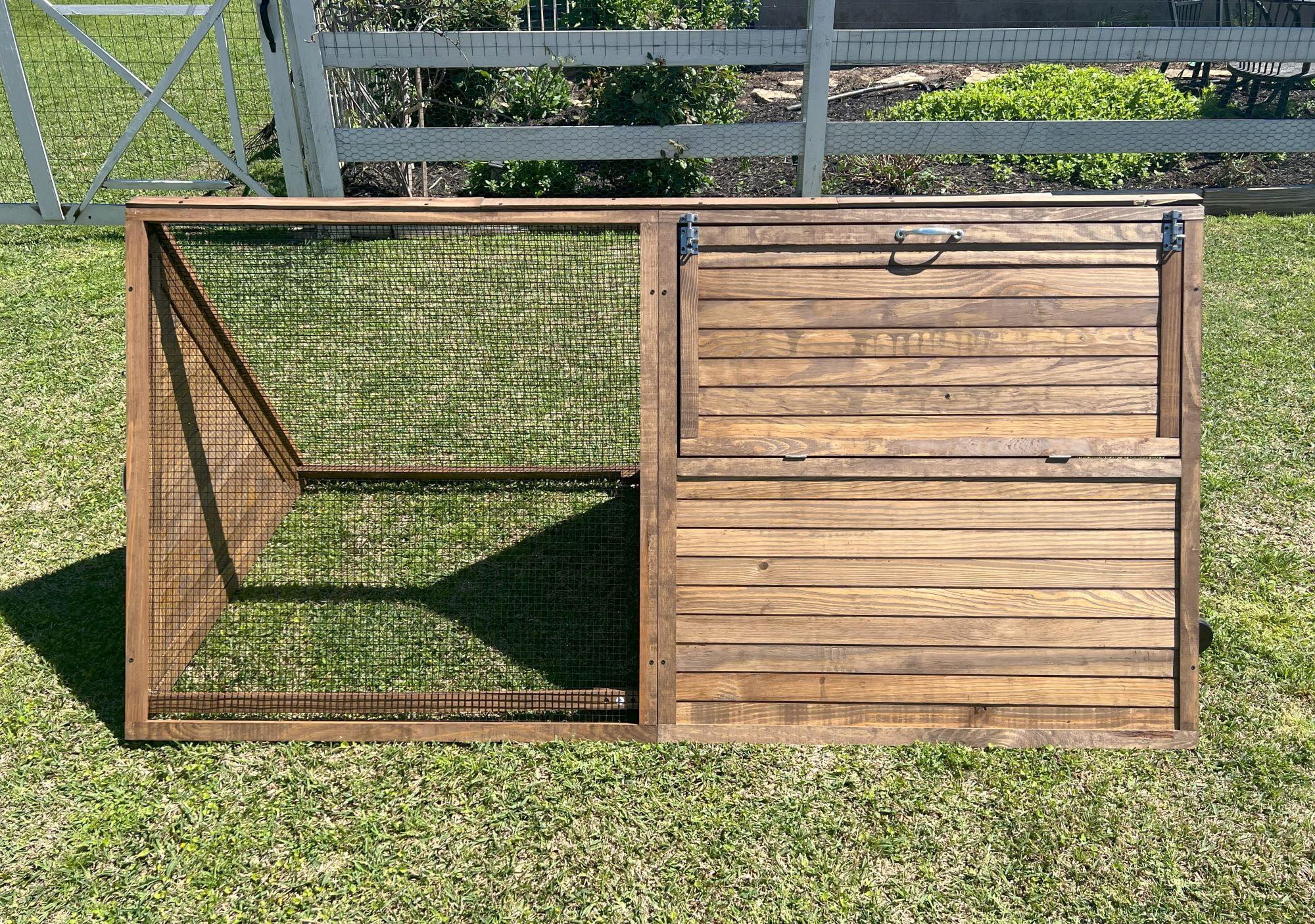 22 Square Feet Chicken Coop For Up To 4 Chickens