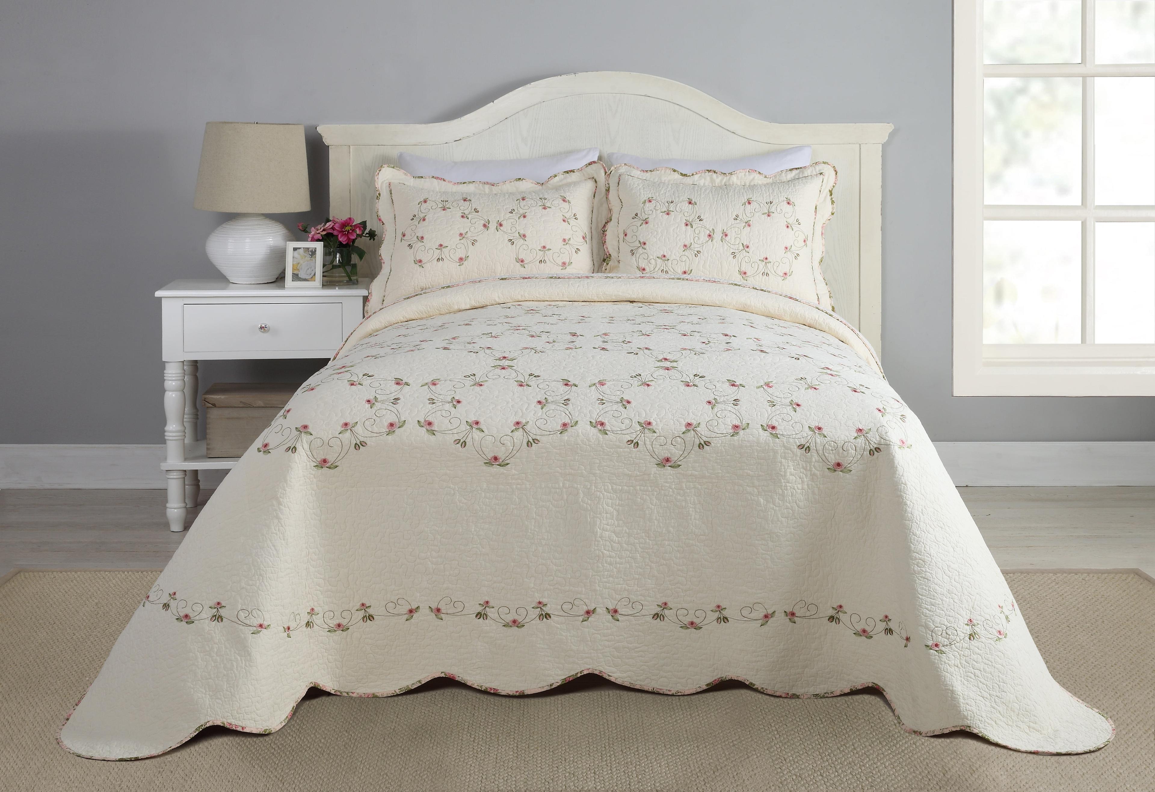 Modern Heirloom Felisa Quilt Set Beige