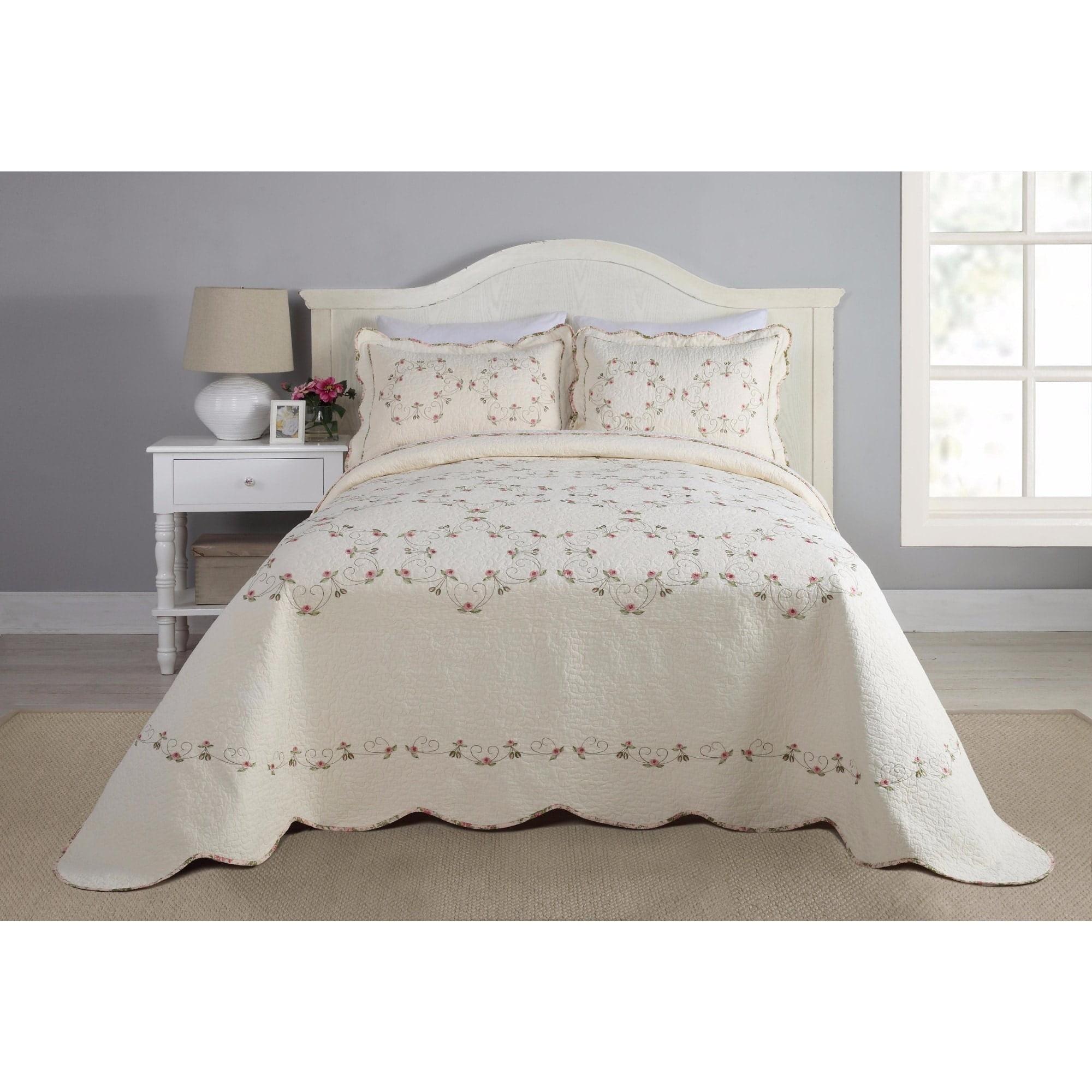 Queen Felisa Bedspread Pink/Ivory - Modern Heirloom: Floral Pattern, Machine Washable, Year Round Comfort