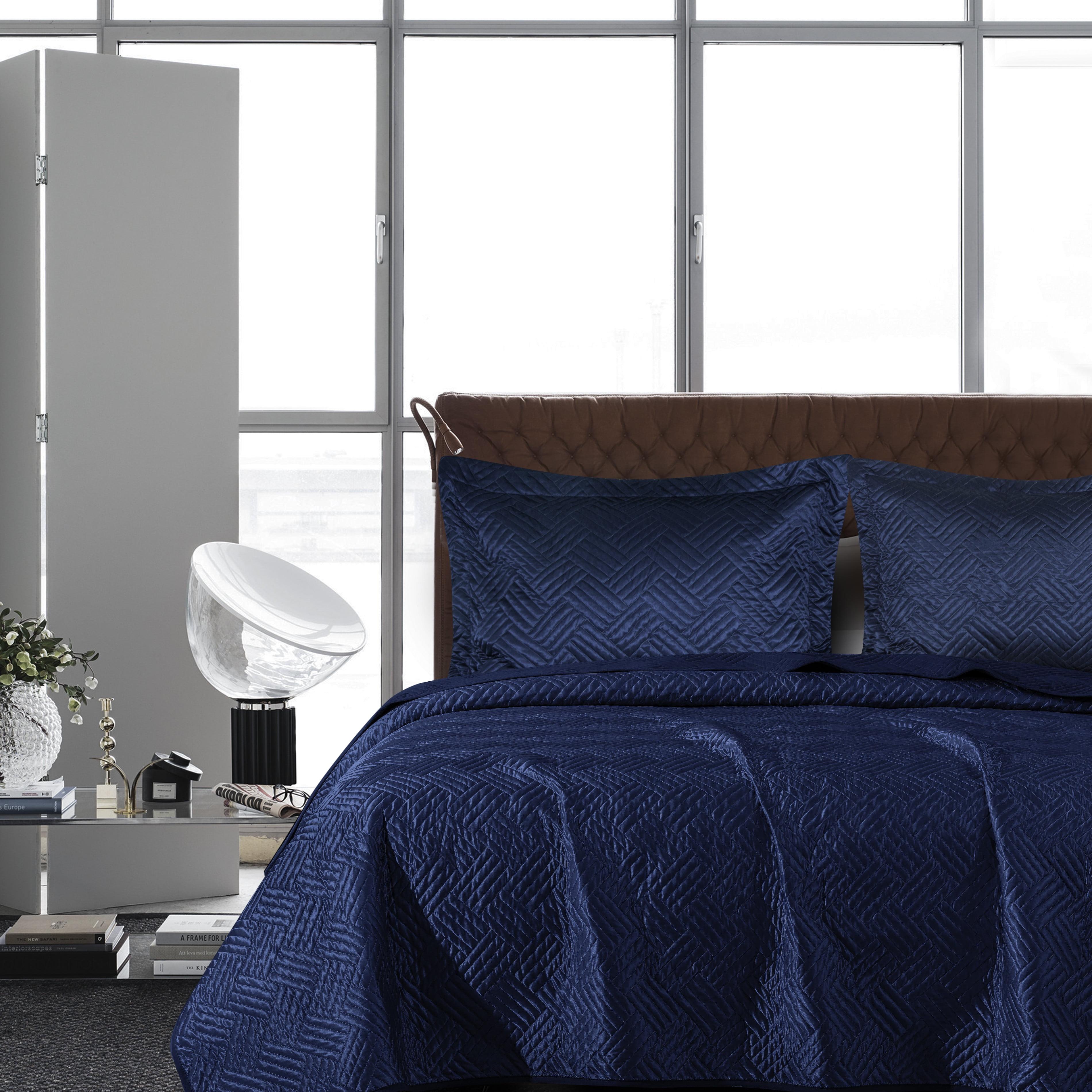 NTBAY 3 Pieces Quilt Set, Silk Satin Geometric Pattern Quilted Coverlet Set (1 Quilt, 2 Pillow Shams) - NTBAY