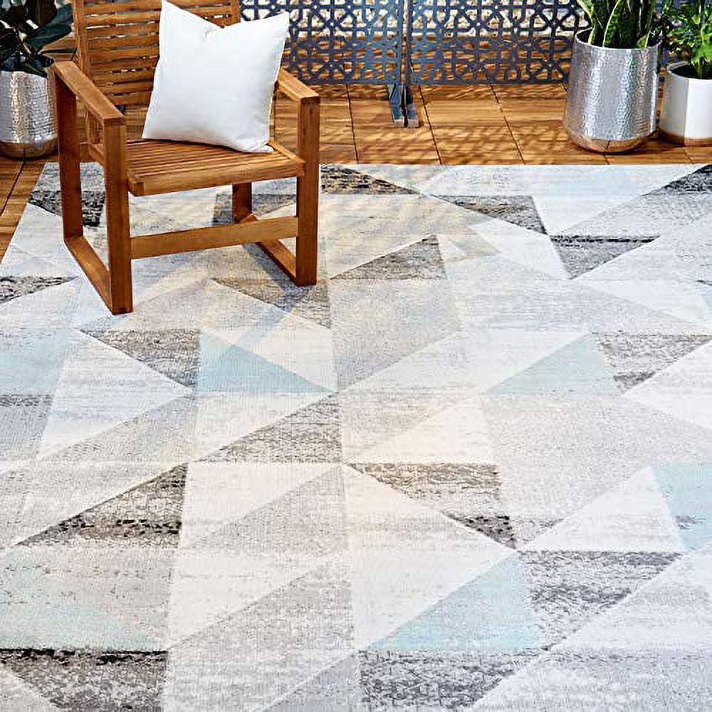 Sofia Holly Modern 7'9" x 10'2" Gray Synthetic Indoor/Outdoor Rug