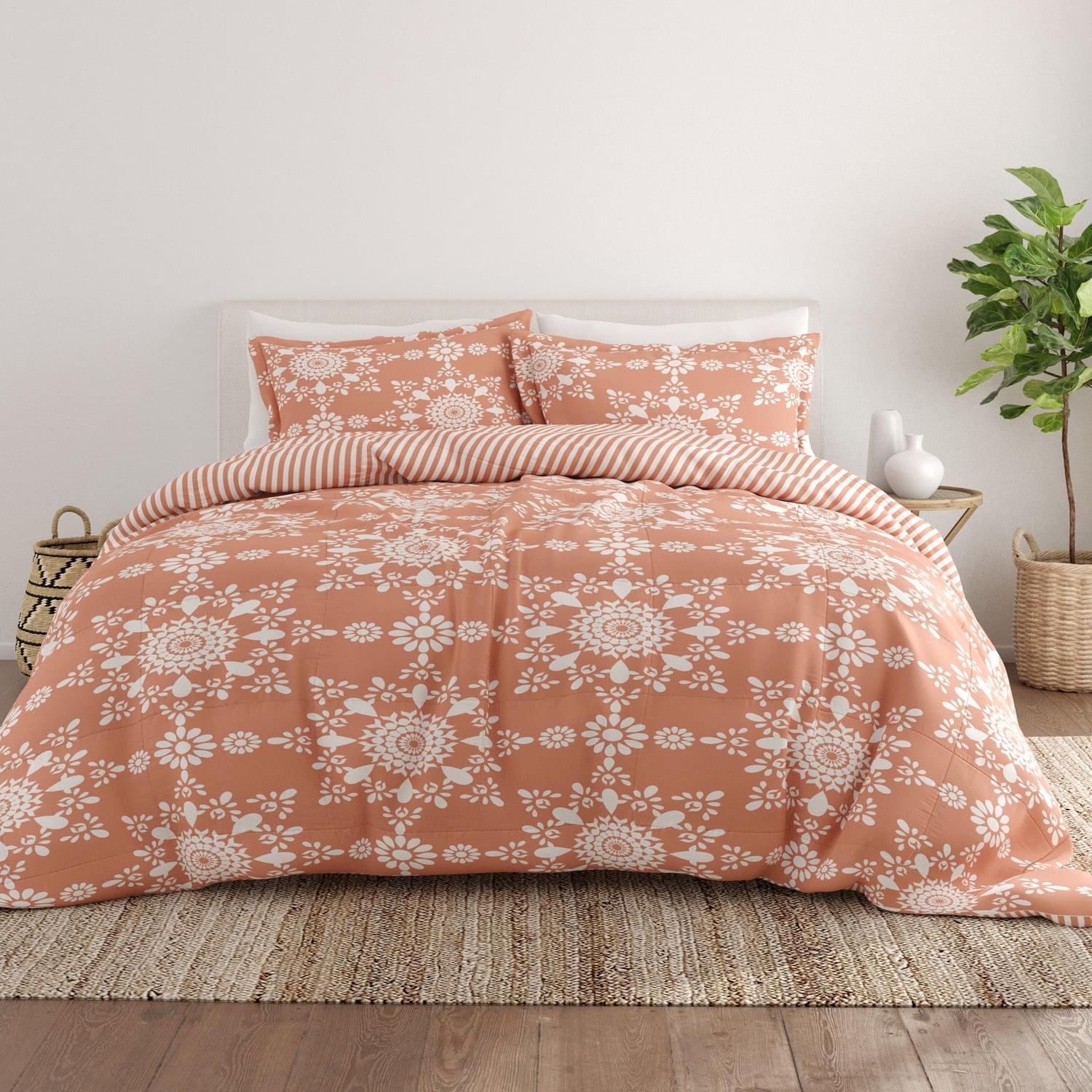 Noble Linens 3-Piece Clay Daisy Medallion Reversible Print Comforter Set, King/CalKing