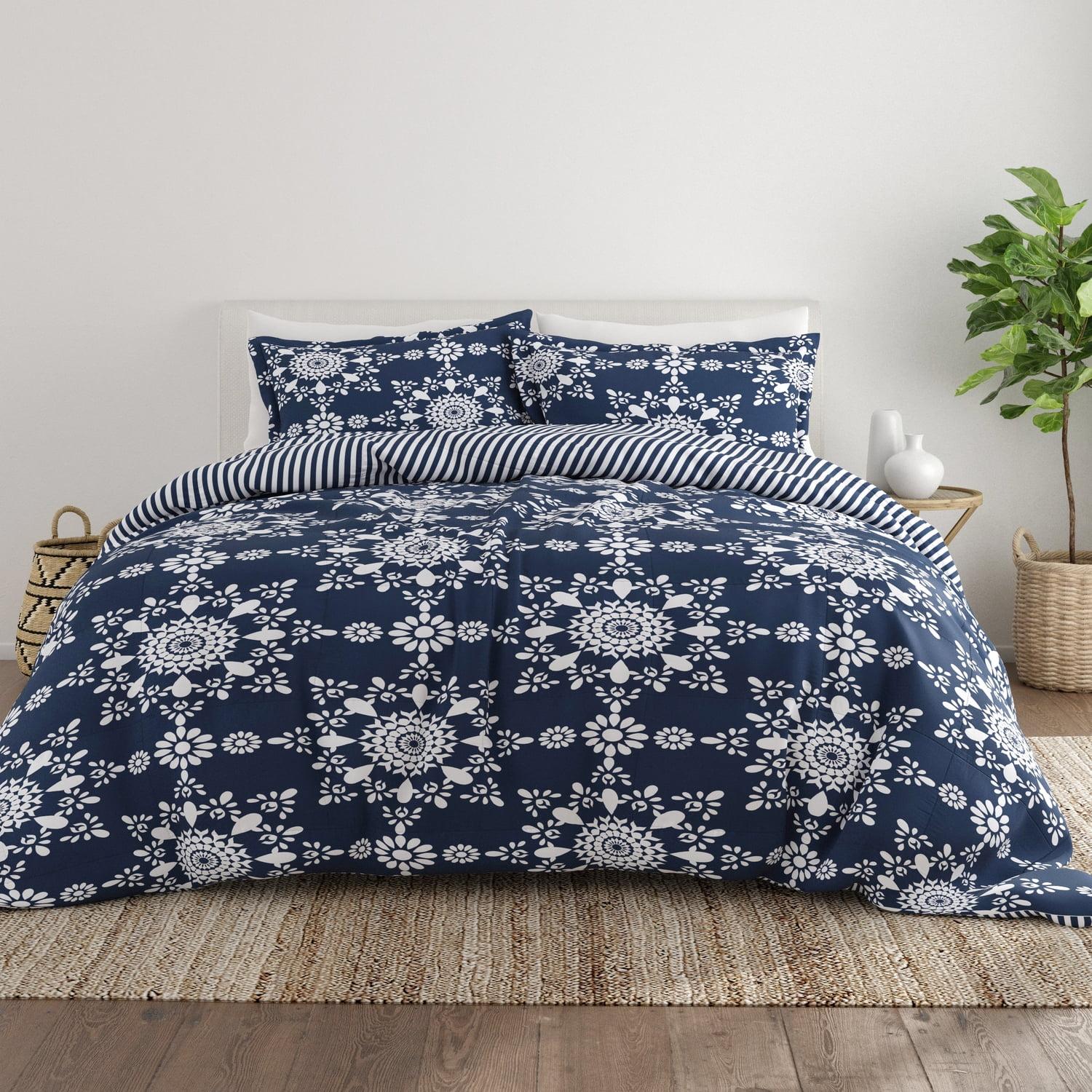 Noble Linens 3-Piece Navy Daisy Medallion Reversible Print Comforter Set, King/CalKing