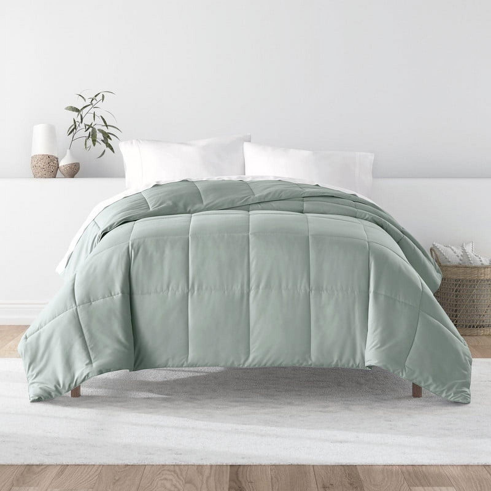 Becky Cameron Becky Cameron Lightweight All Season Down Alternative Comforter