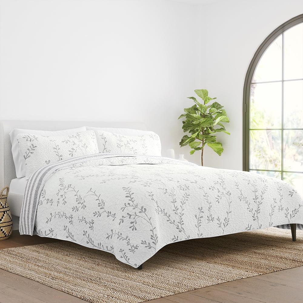 Light Gray and White Reversible Microfiber Quilt Set with Shams