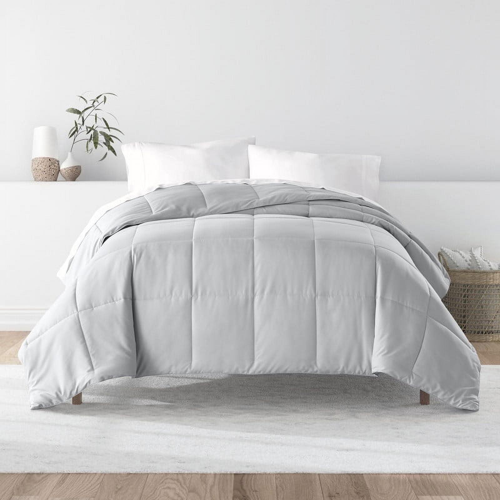 Becky Cameron Becky Cameron Lightweight All Season Down Alternative Comforter