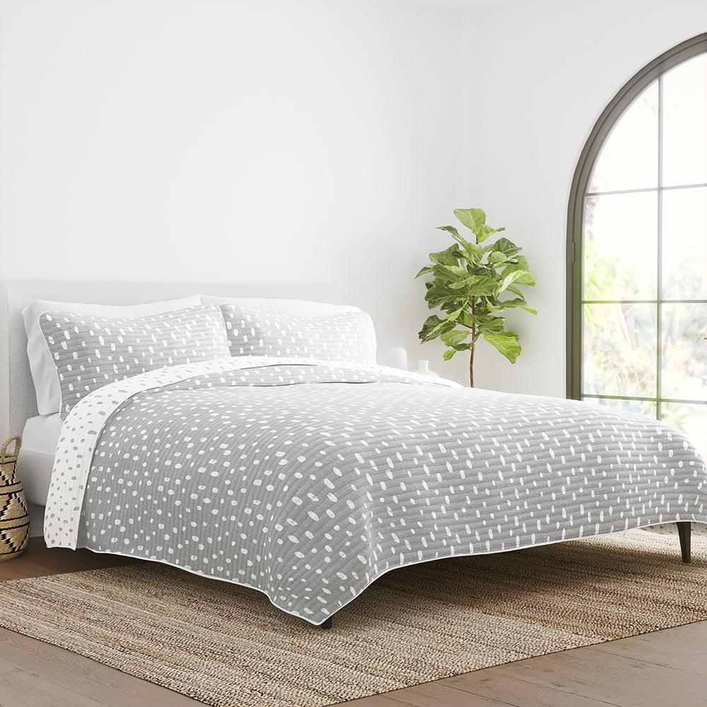 Light Gray King Reversible Microfiber Quilt Set with Painted Dots