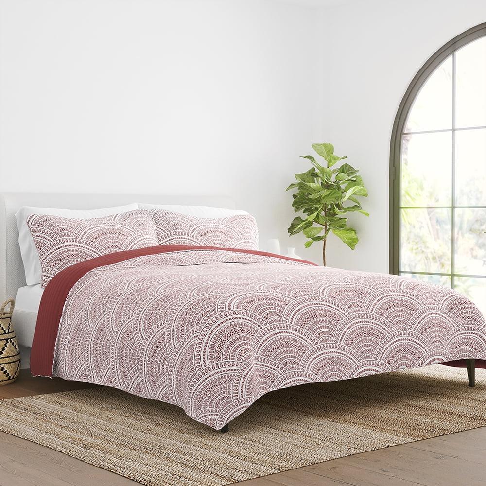 Terracotta Twin Reversible Microfiber Quilt Set with Geometric Pattern