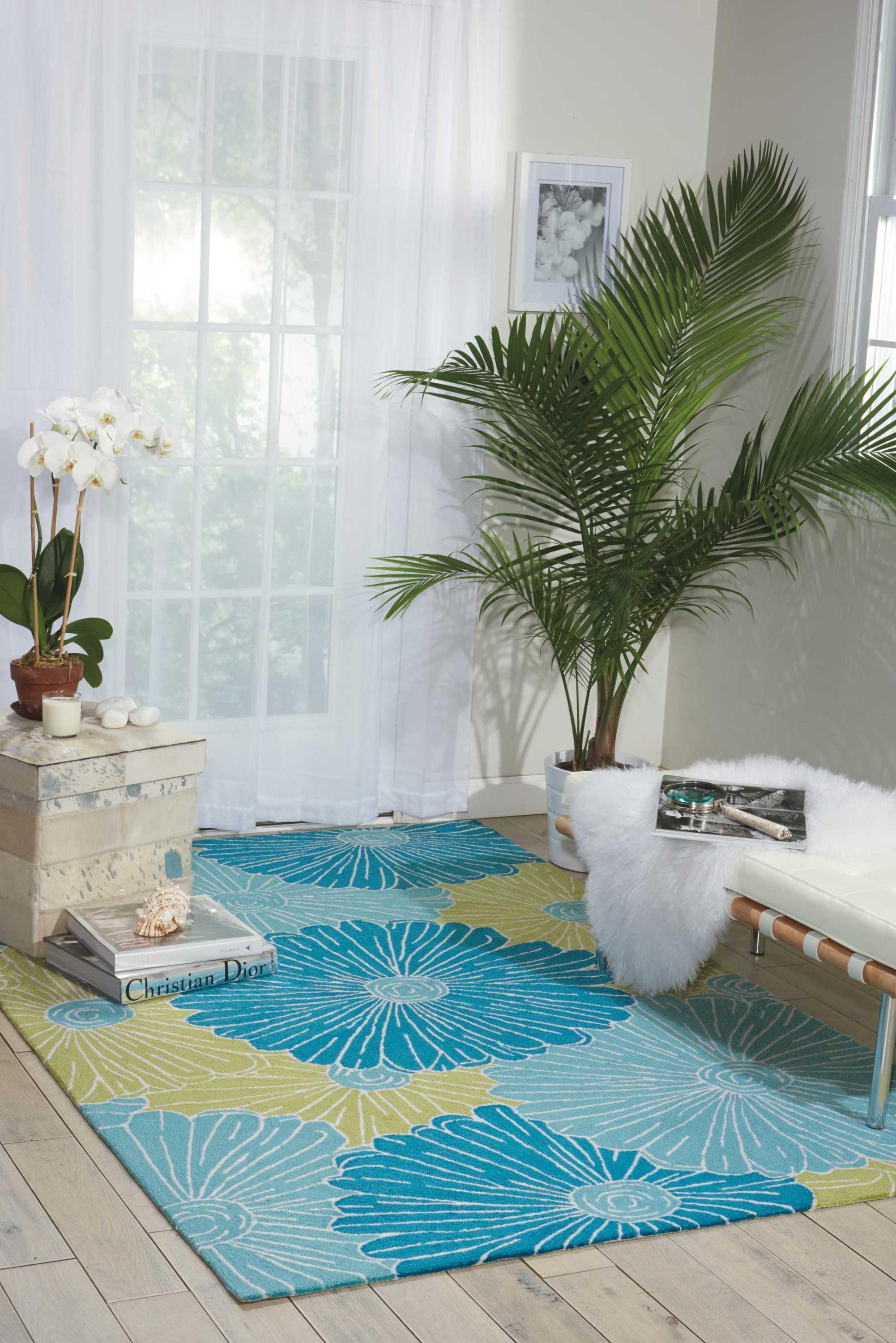 Seafoam Blossom 5' x 7' Hand-Hooked Synthetic Area Rug