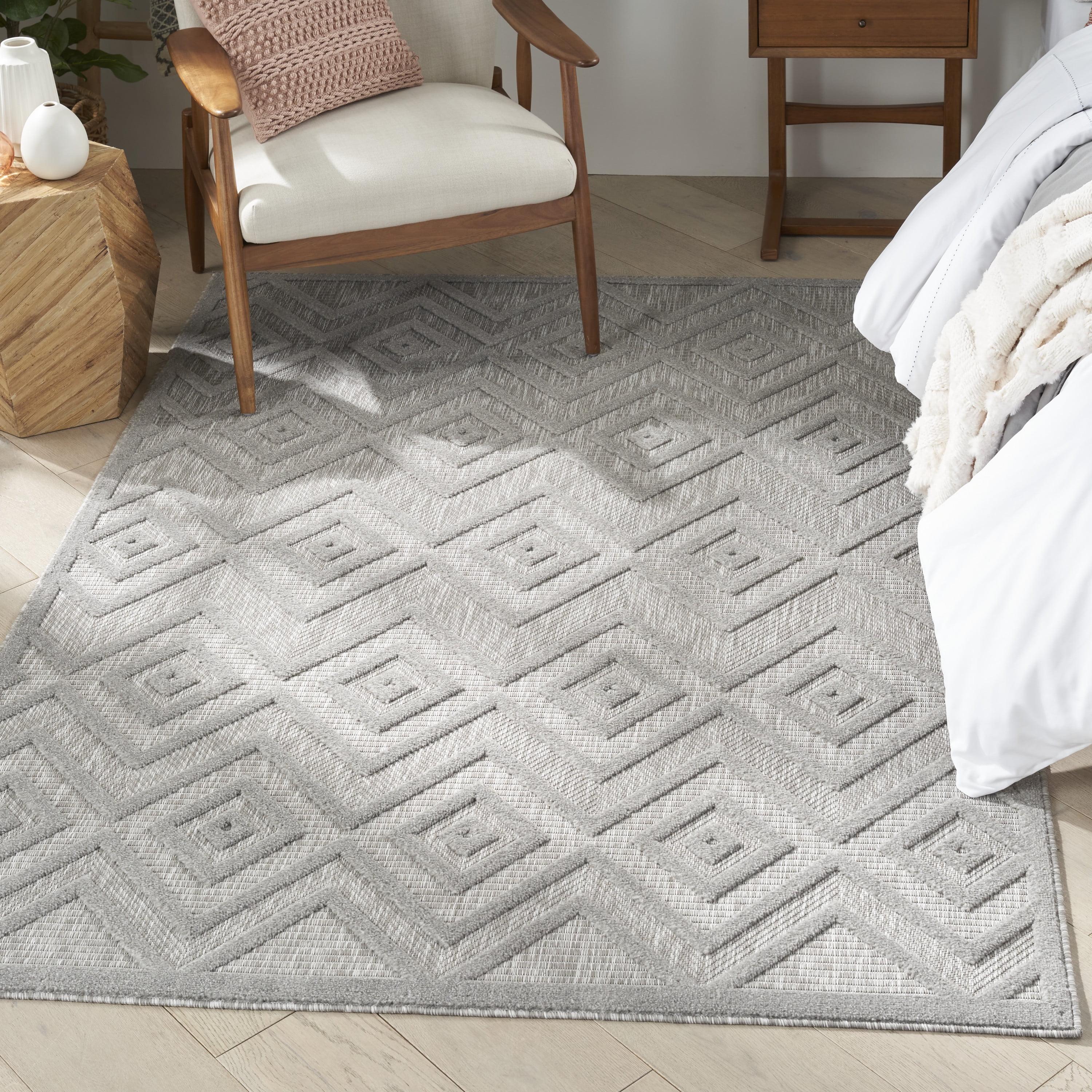 Silver Grey Diamond 6' x 9' Synthetic Reversible Flatweave Rug