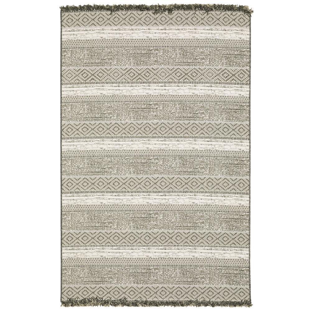 Oriental Weavers Gillian 1622E Beige/ Black Indoor/Outdoor Area Rug - 5'3" x 7'3"