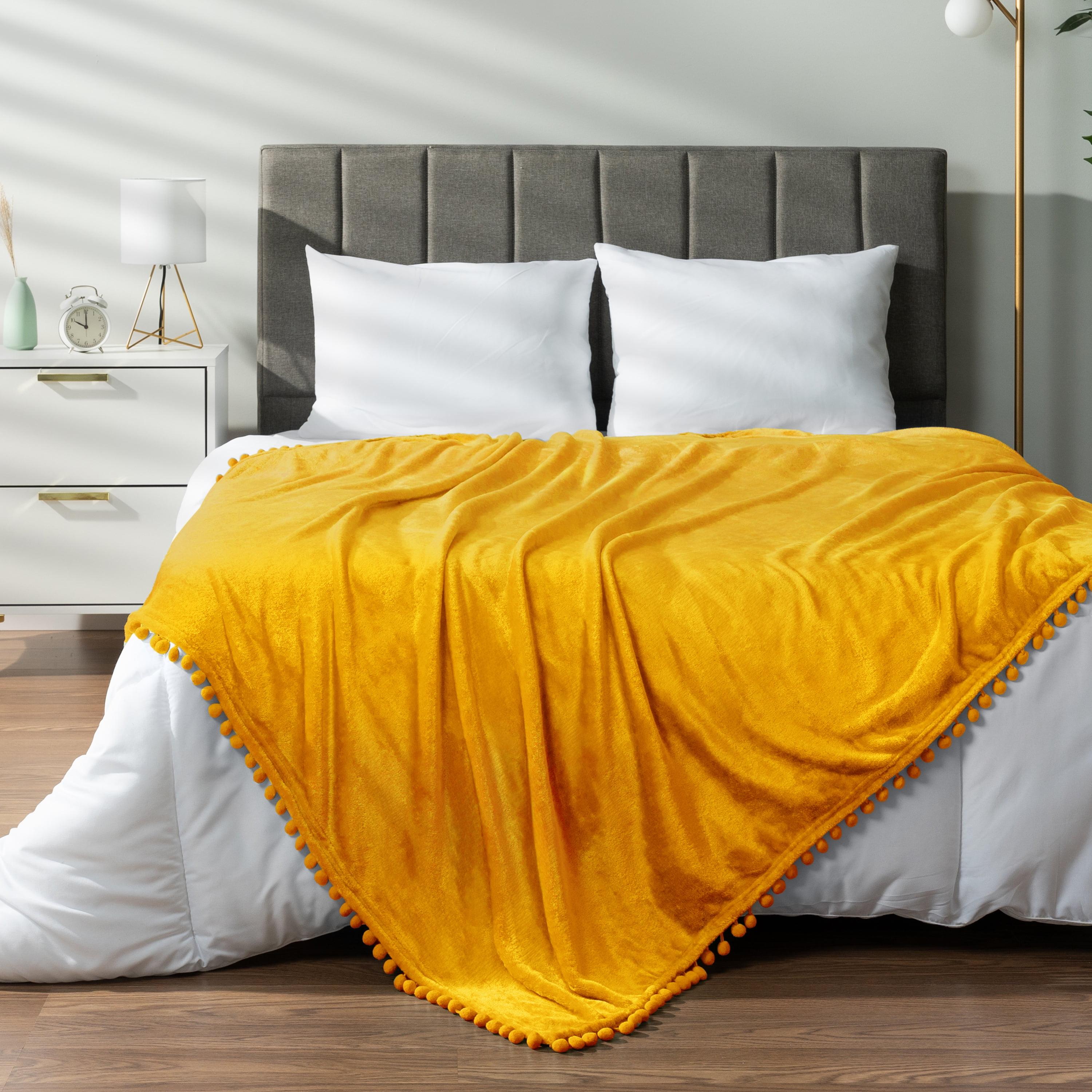 Pavilia Hand Woven Throw Blanket