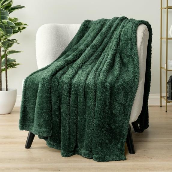 PAVILIA Plush Throw Blanket for Couch Bed, Faux Shearling Blanket and Throw for Sofa Home Decor, Emerald Green/Throw - 50x60
