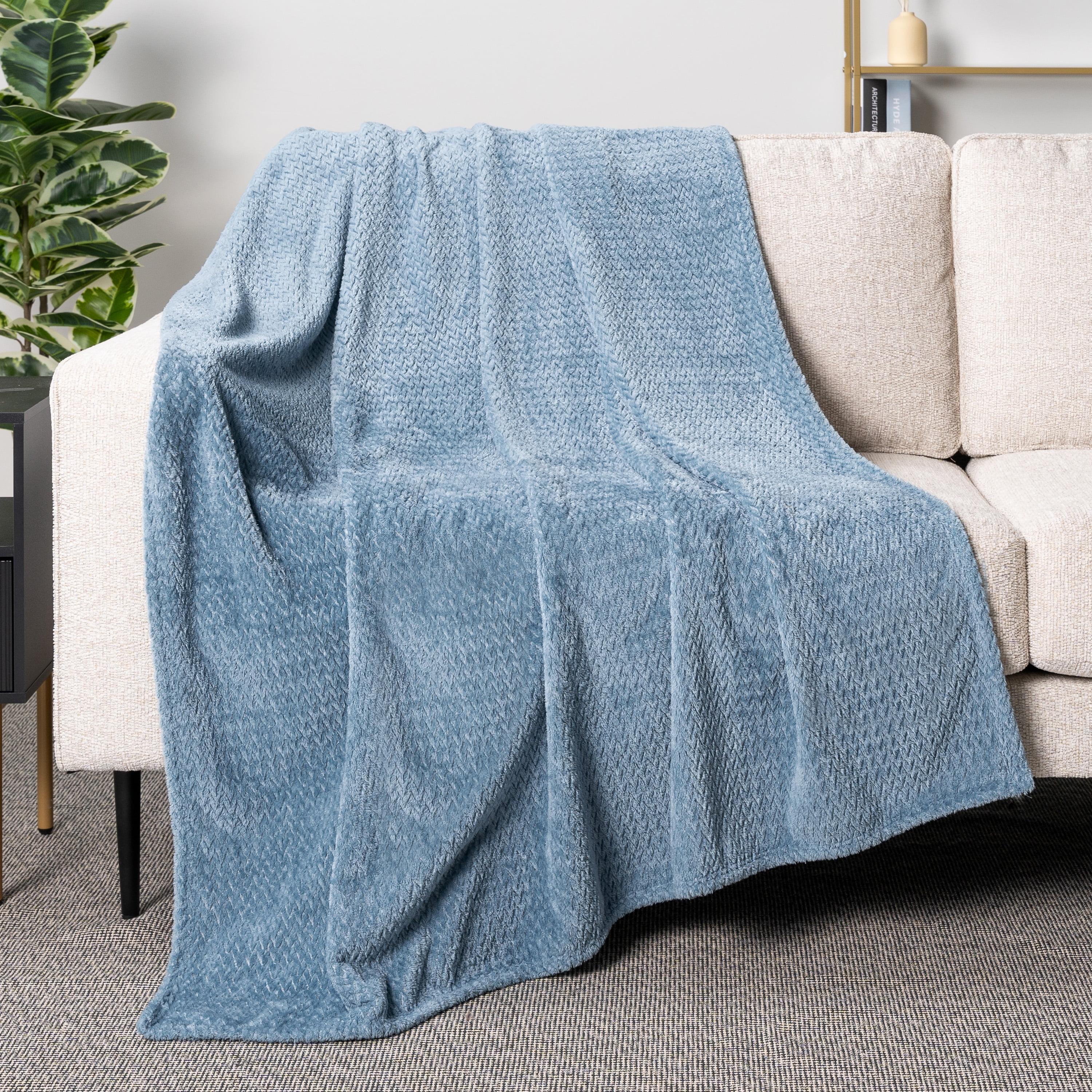 PAVILIA Lightweight Fleece Throw Blanket for Couch, Soft Warm Flannel Blankets for Bed